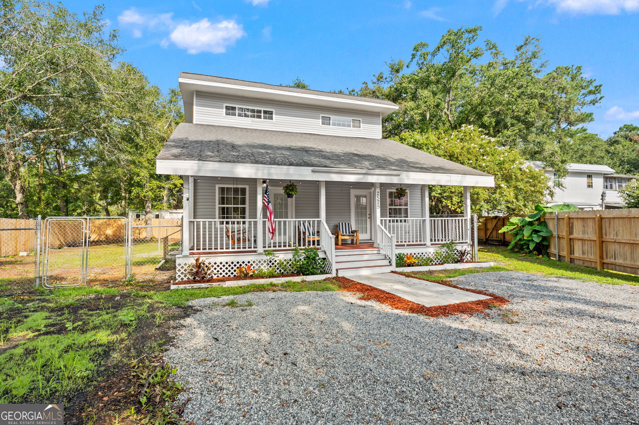 2575 Douglas Dr — photo