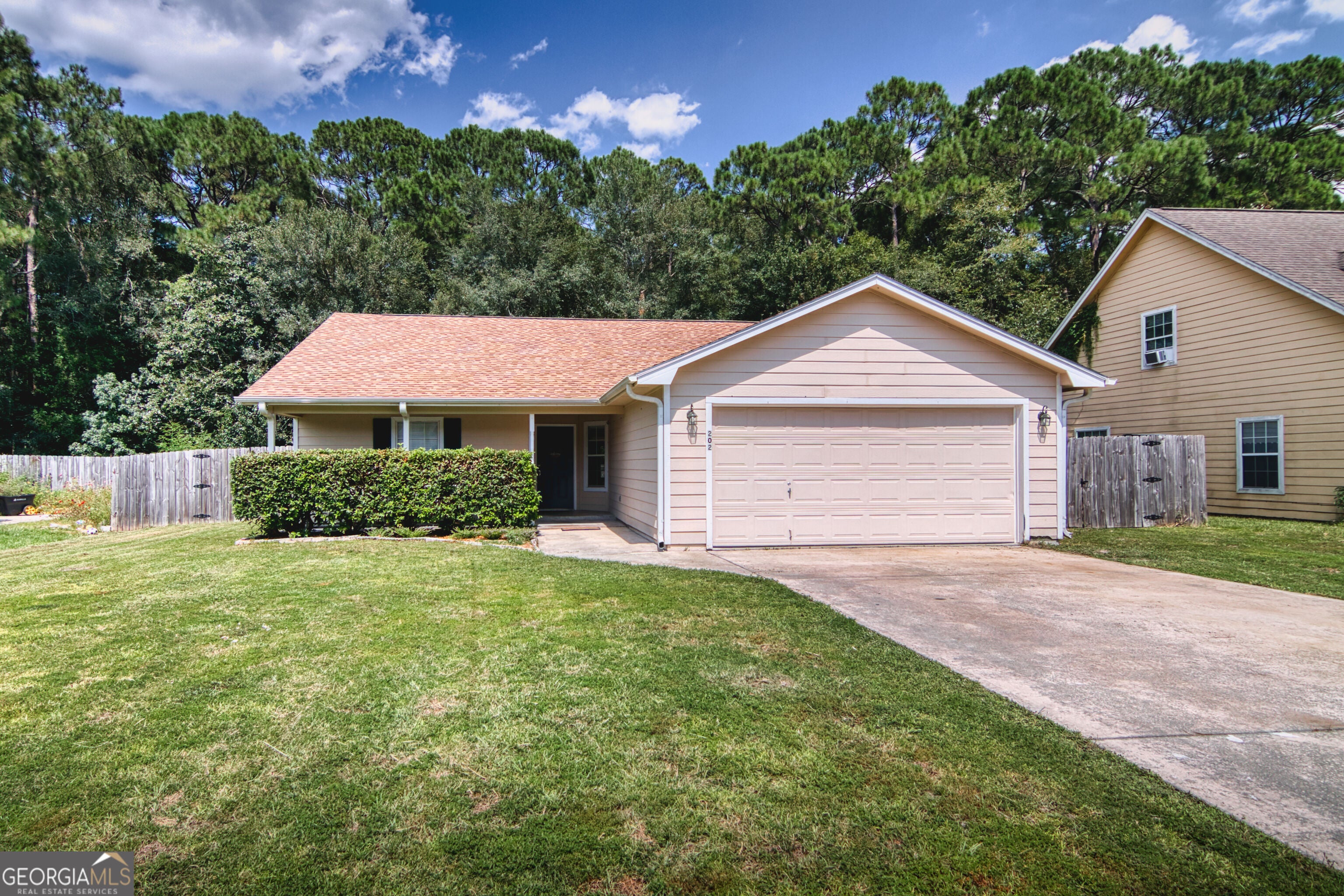 202 Windemere Dr — photo