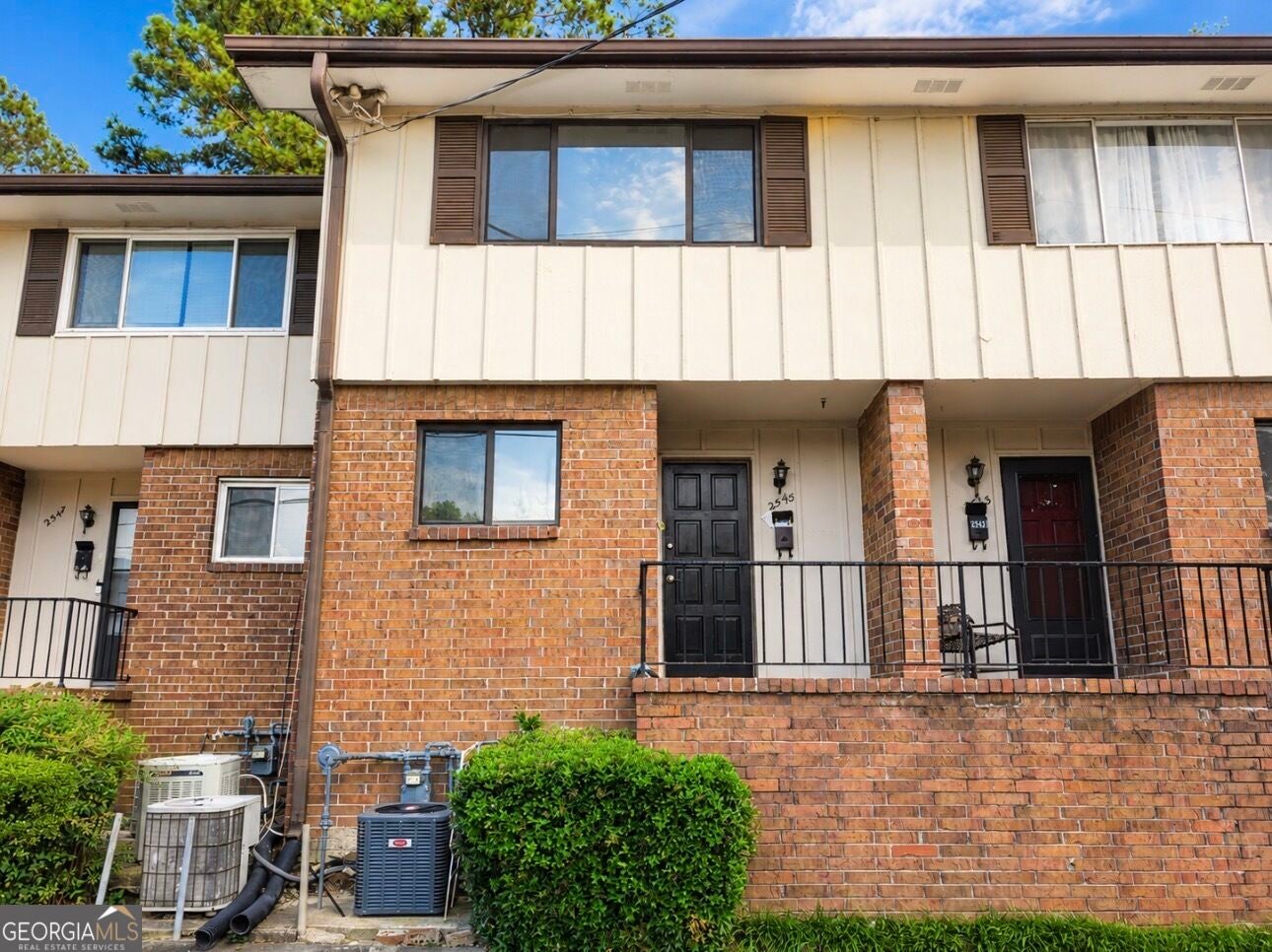 2545 Bradford Sq NE — photo