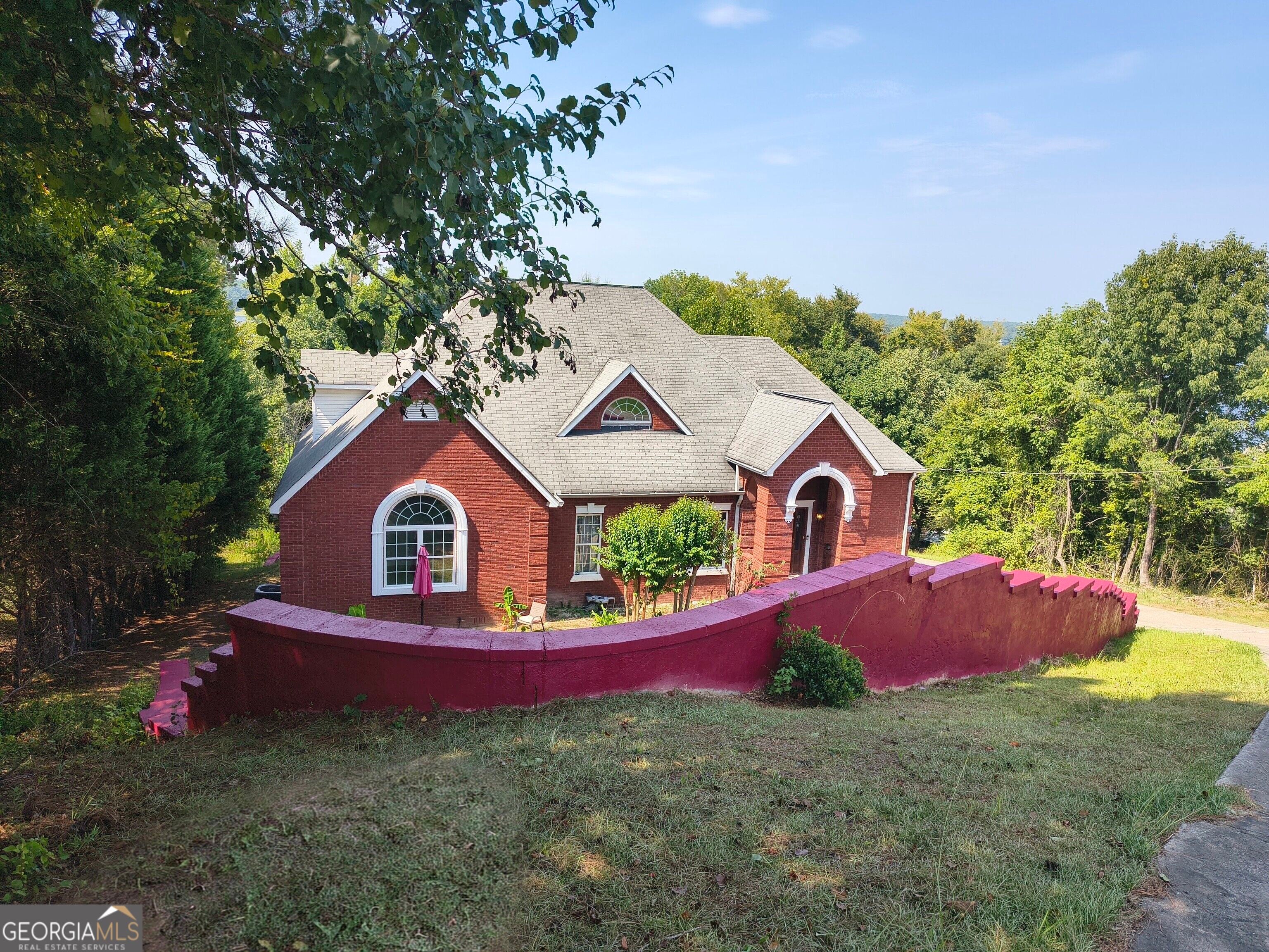 2328 E Gwendale Dr — photo