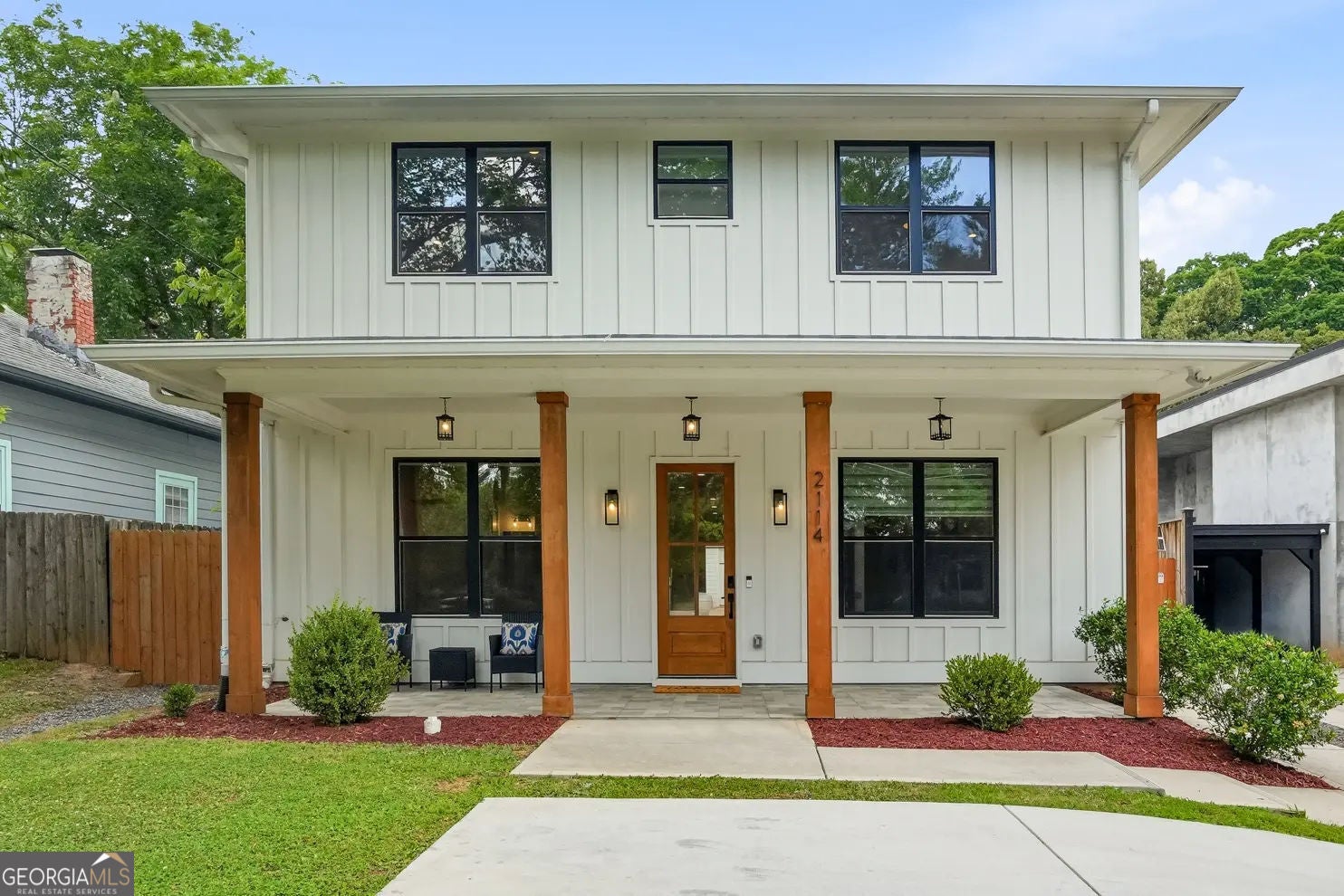 2114 Memorial Dr SE — photo