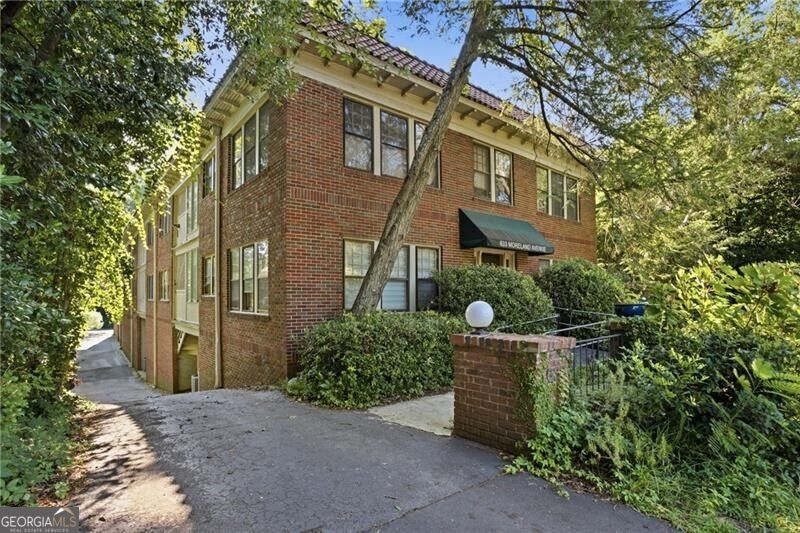 633 Moreland Ave NE 4 — photo