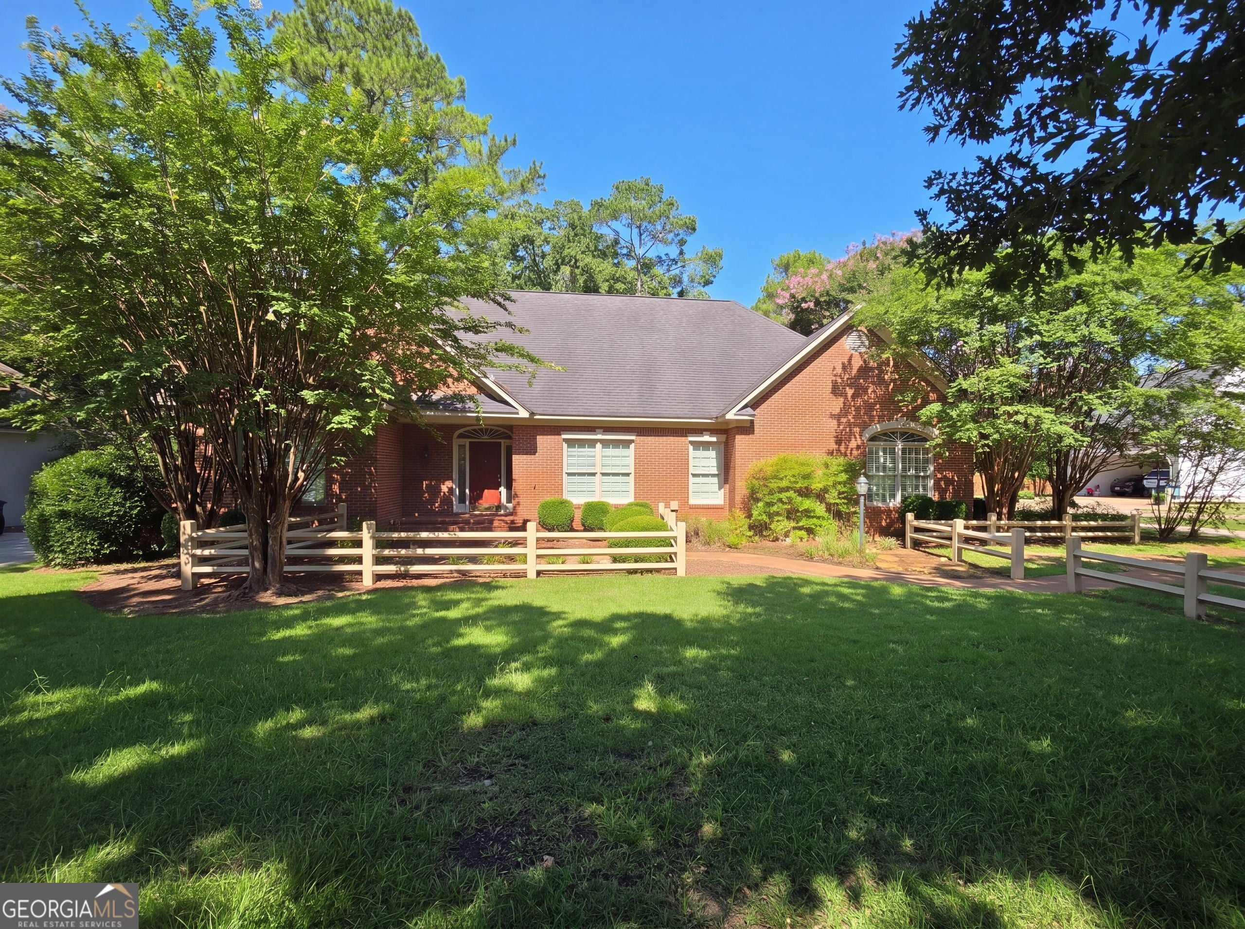 2109 Cumberland Ln — photo