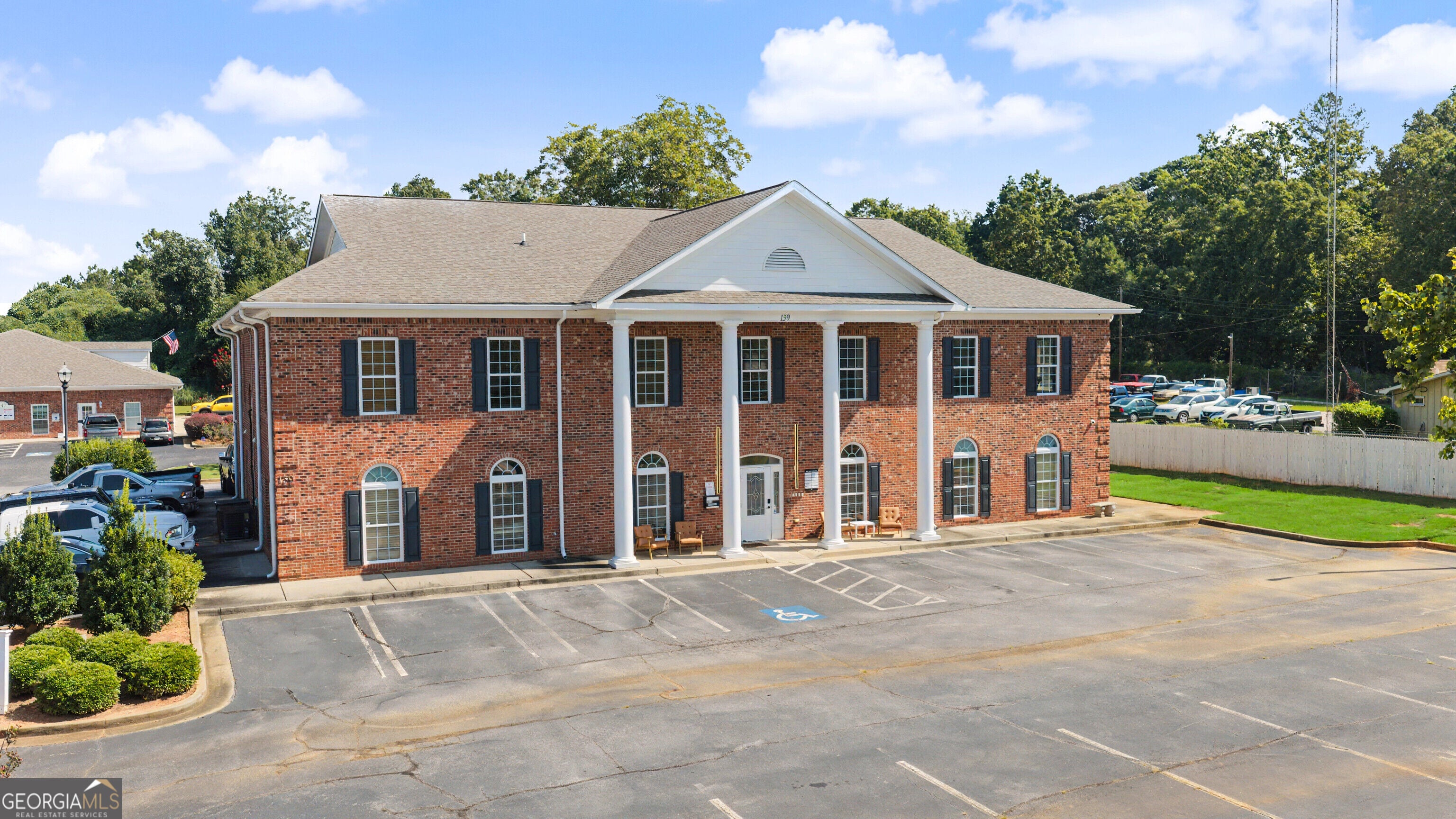 139 W Ellis Rd — photo