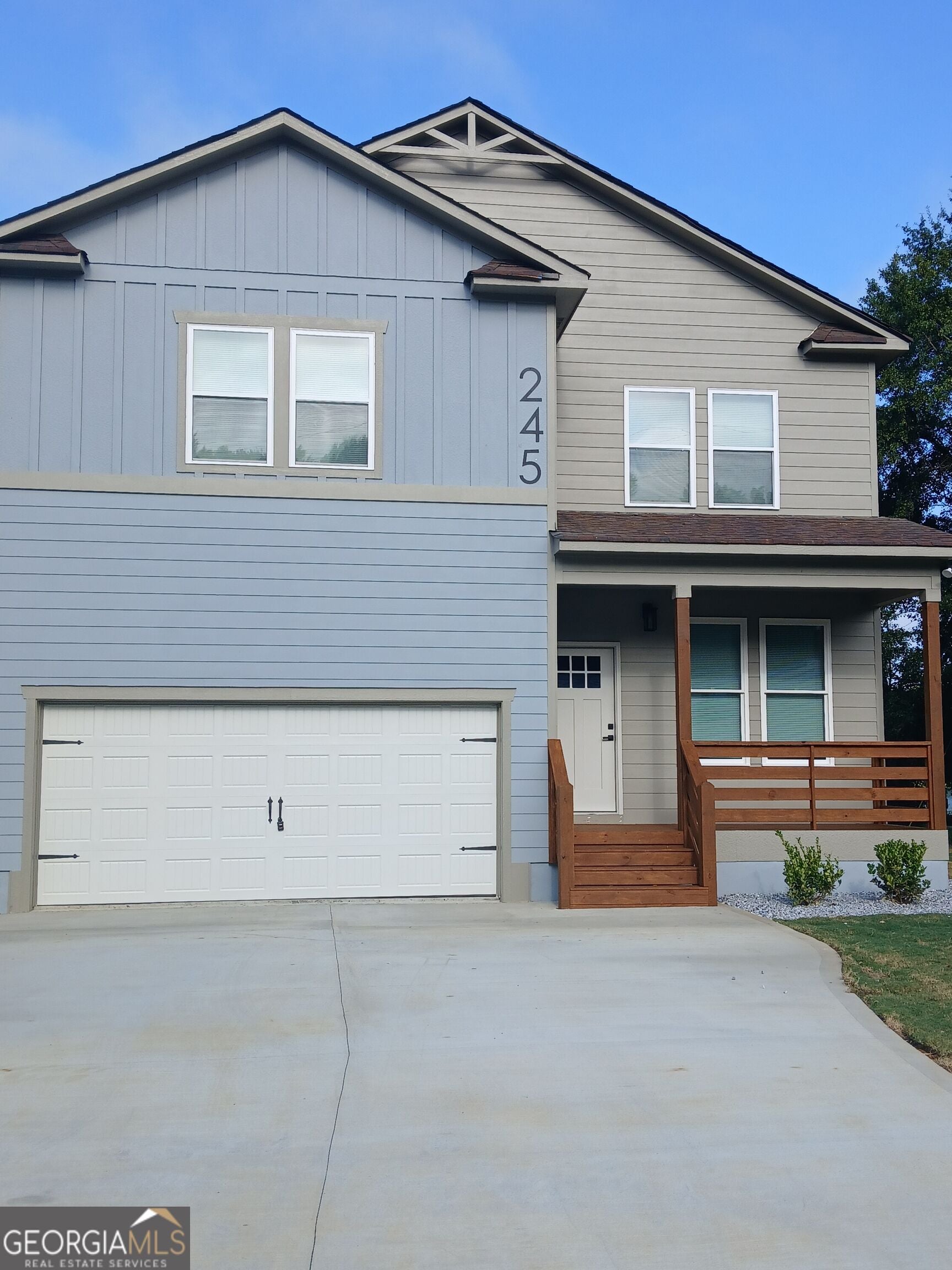 245 Lakeview Dr — photo