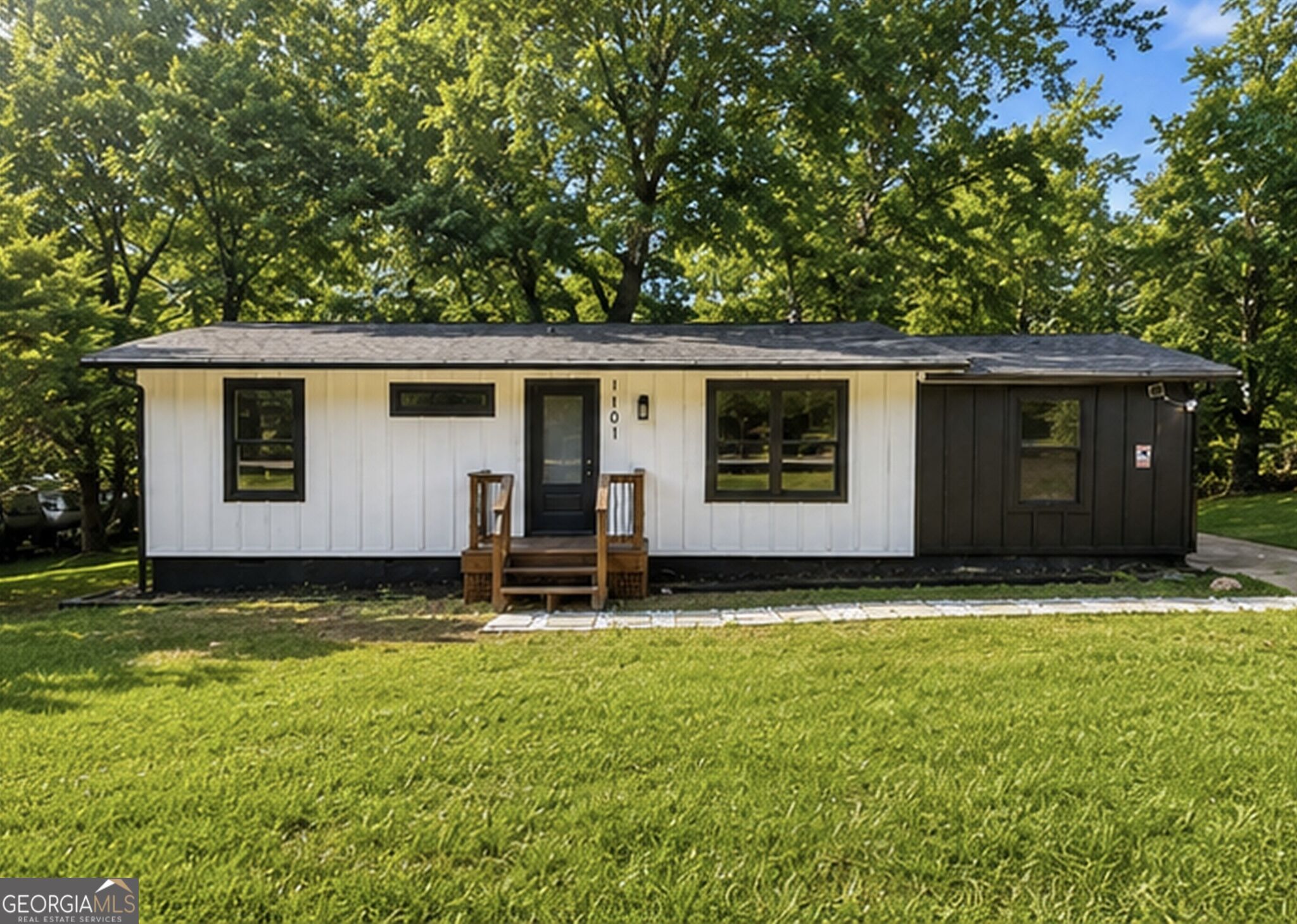 1101 Isa Dr SE — photo