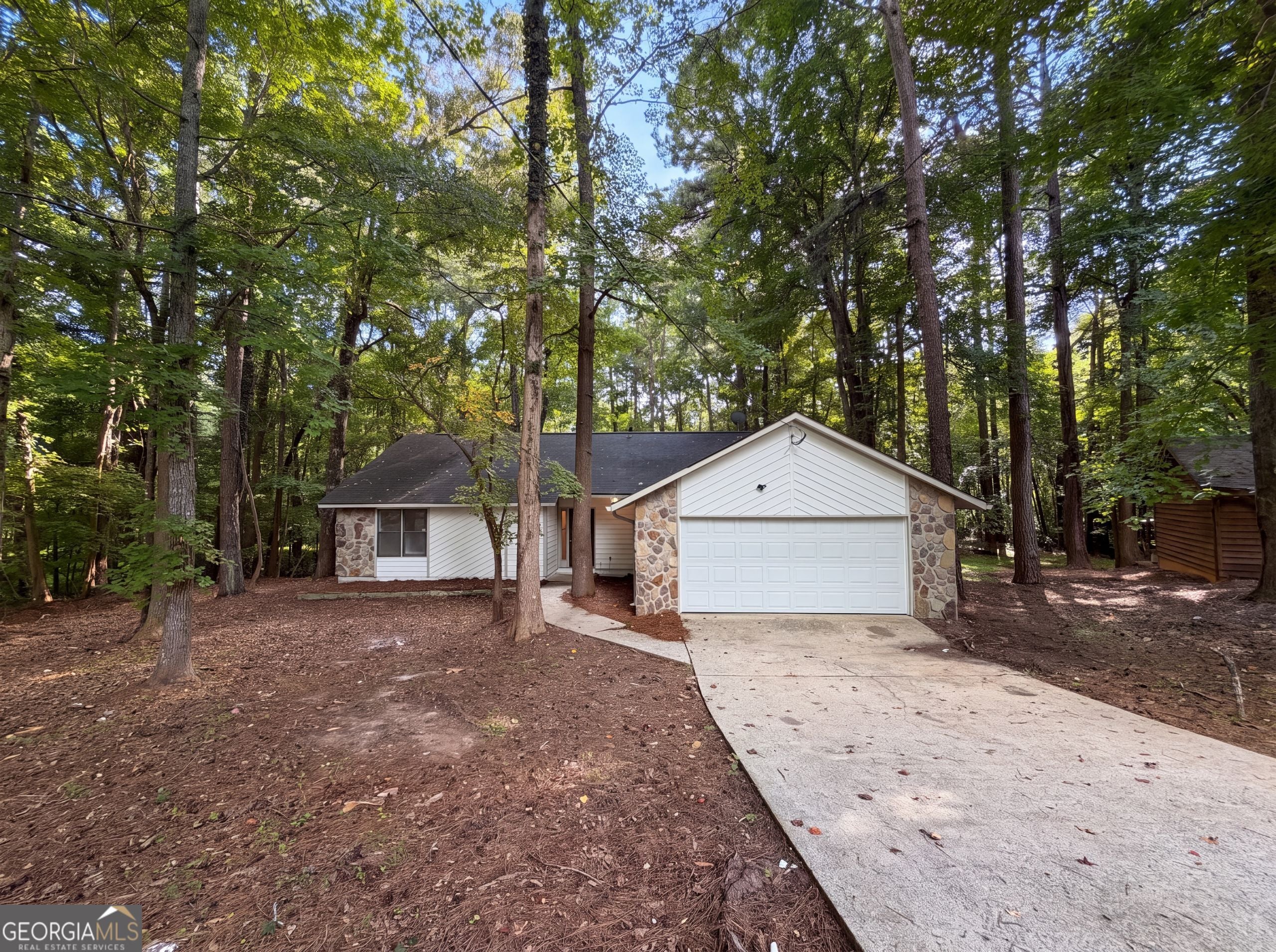 670 Marsh Ct — photo