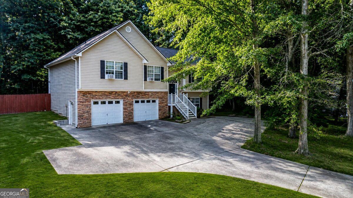 321 Four Oaks Dr — photo