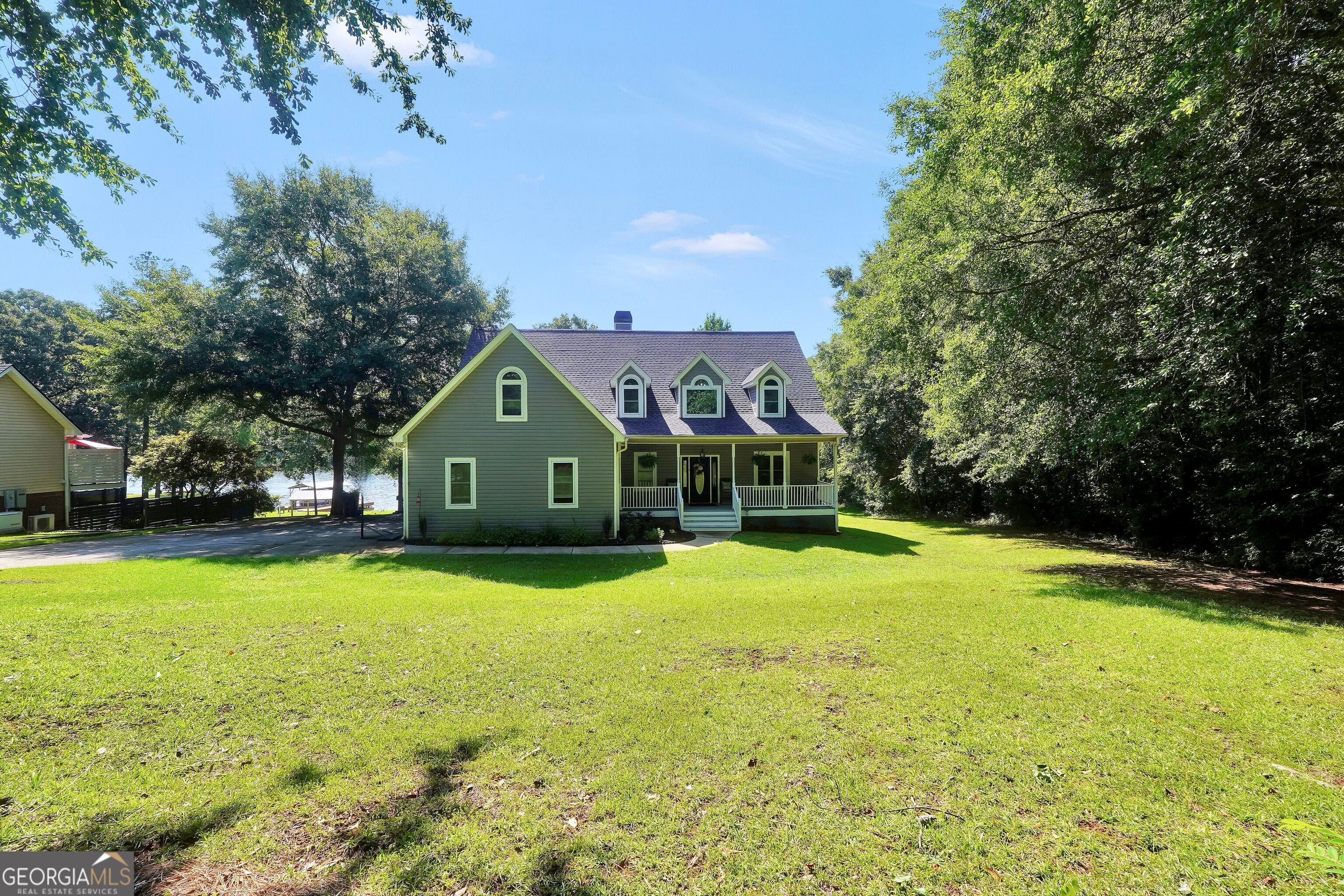 561 Harbour Shores Dr — photo