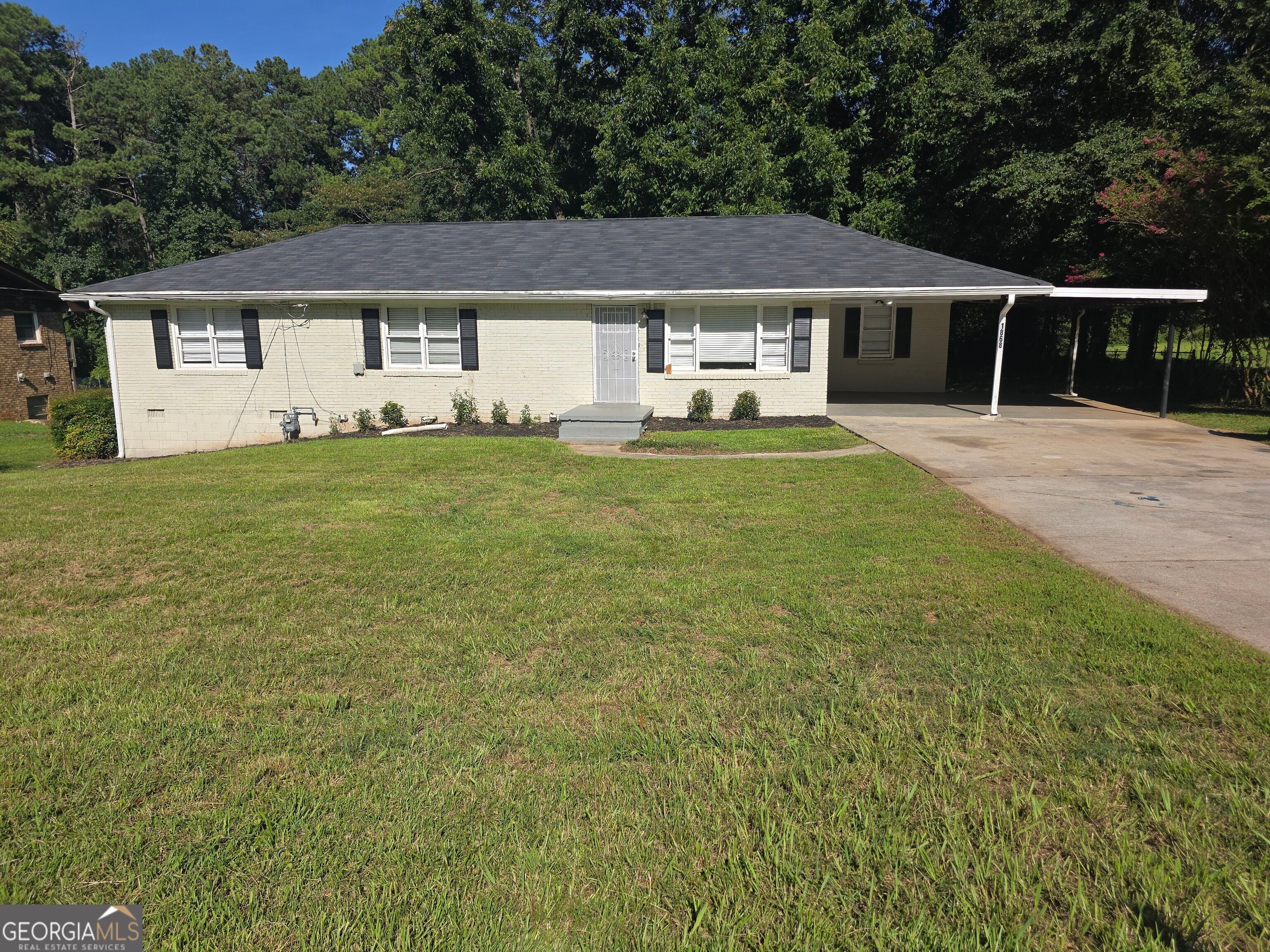 1868 Mclain Ln — photo