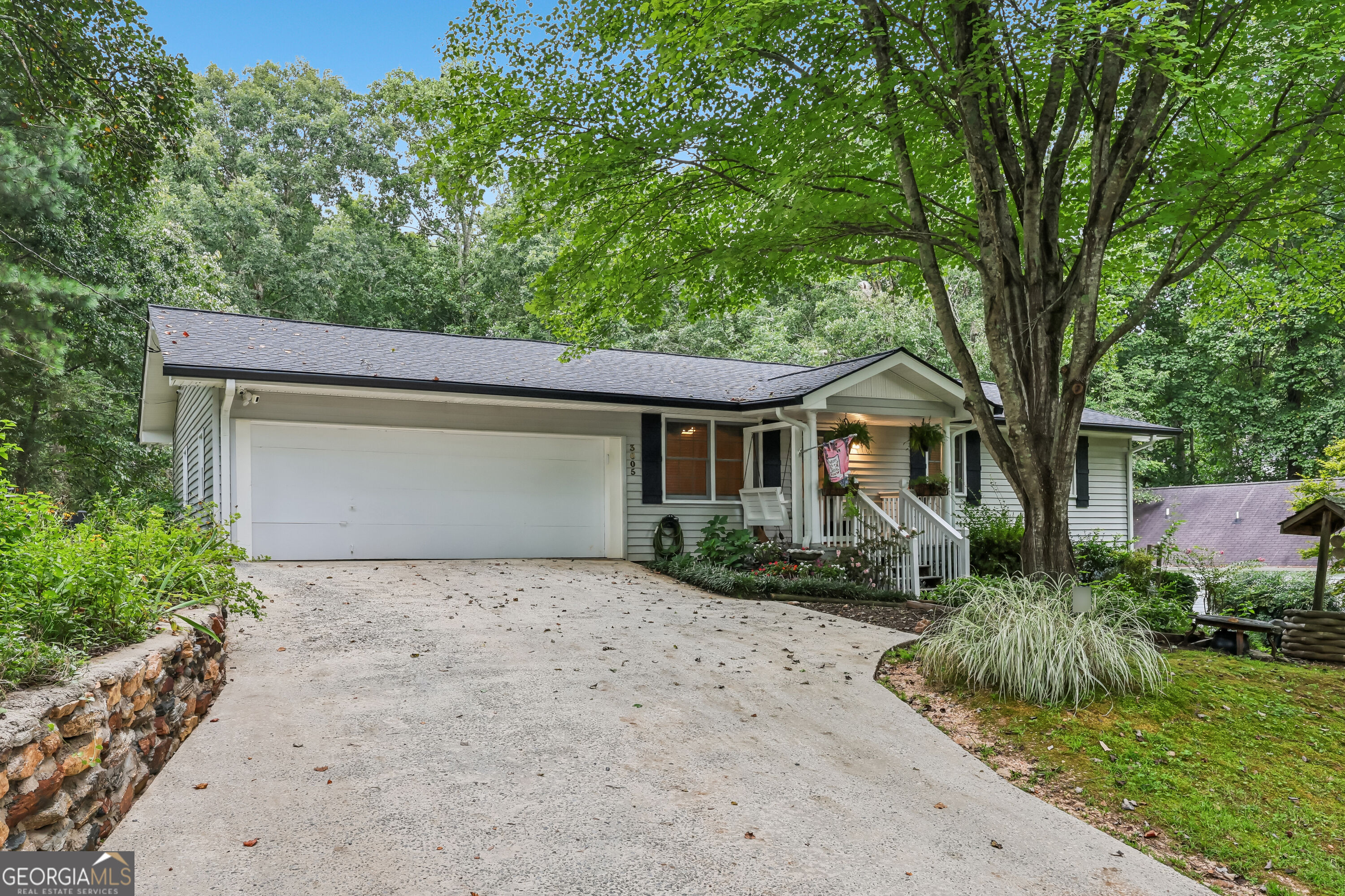 3605 Riviera Dr — photo