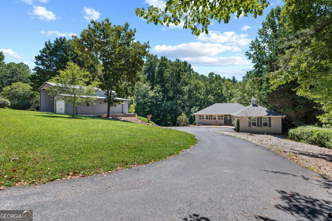 527 Pinebrook Dr — photo