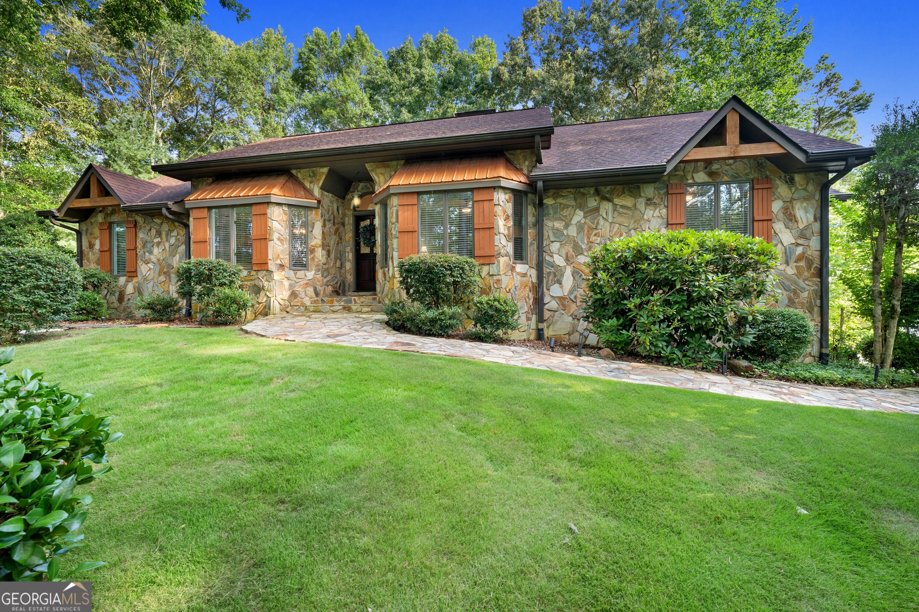 323 N Shores Dr — photo