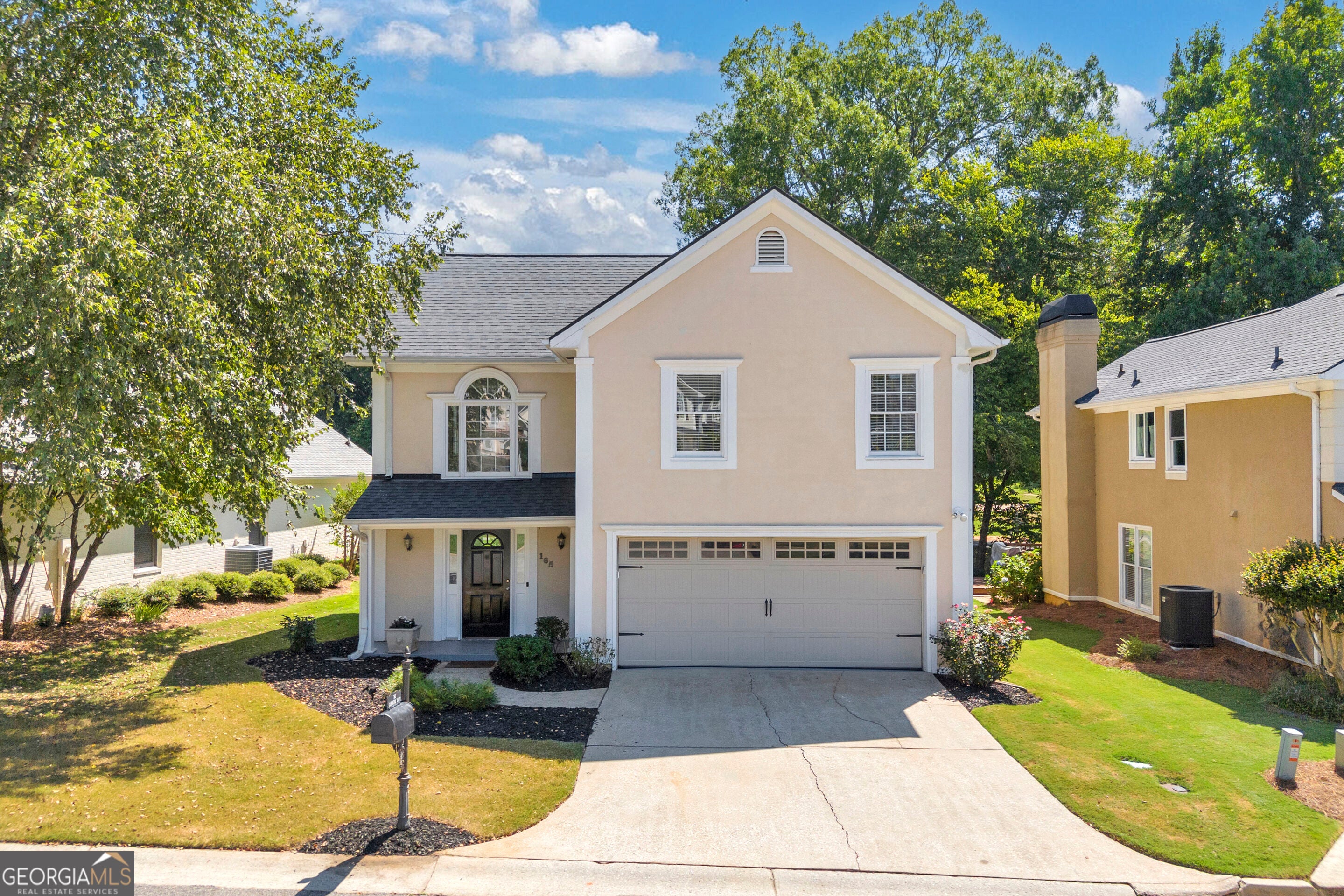 165 Cambridge Dr — photo