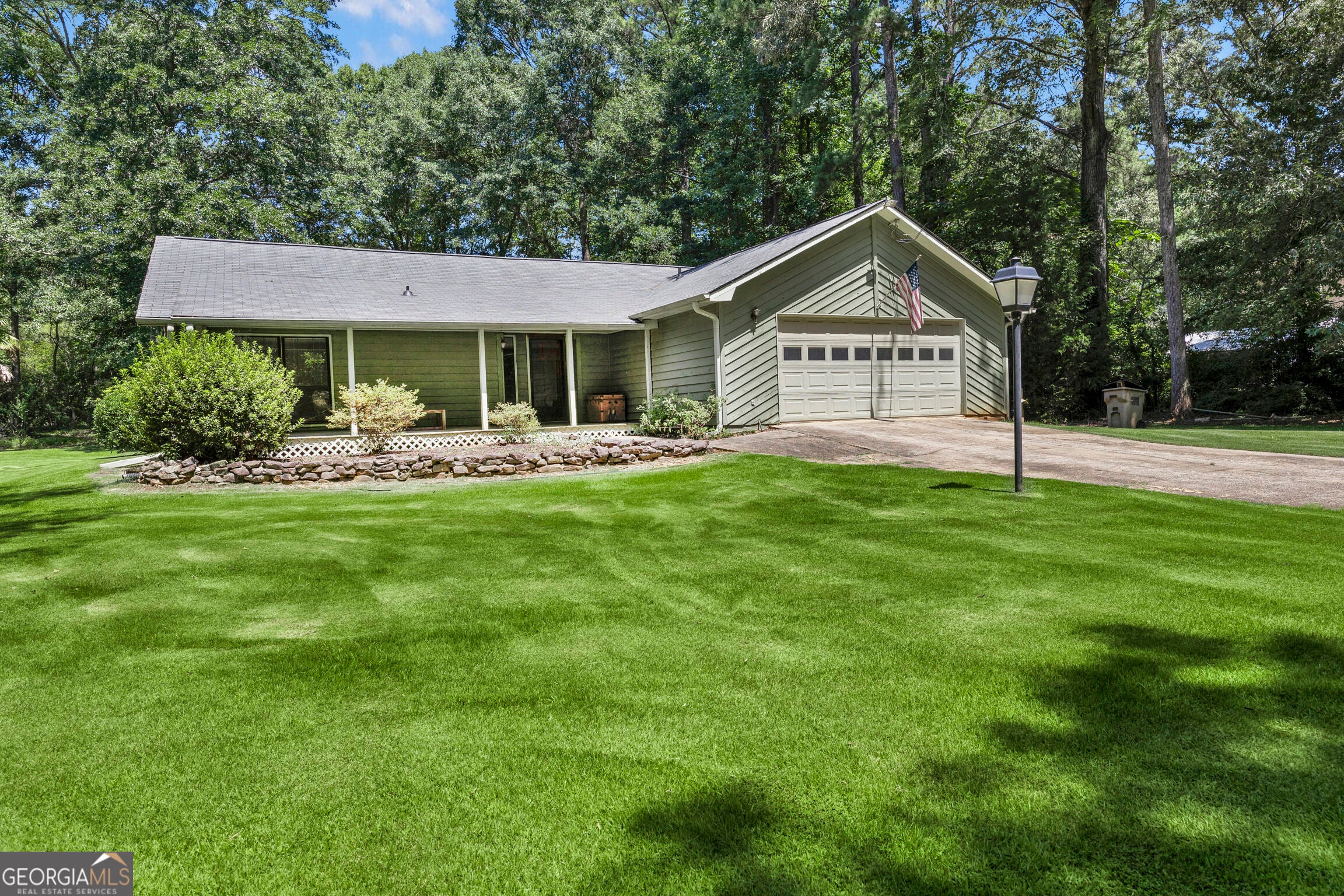 140 Hickory Dr — photo