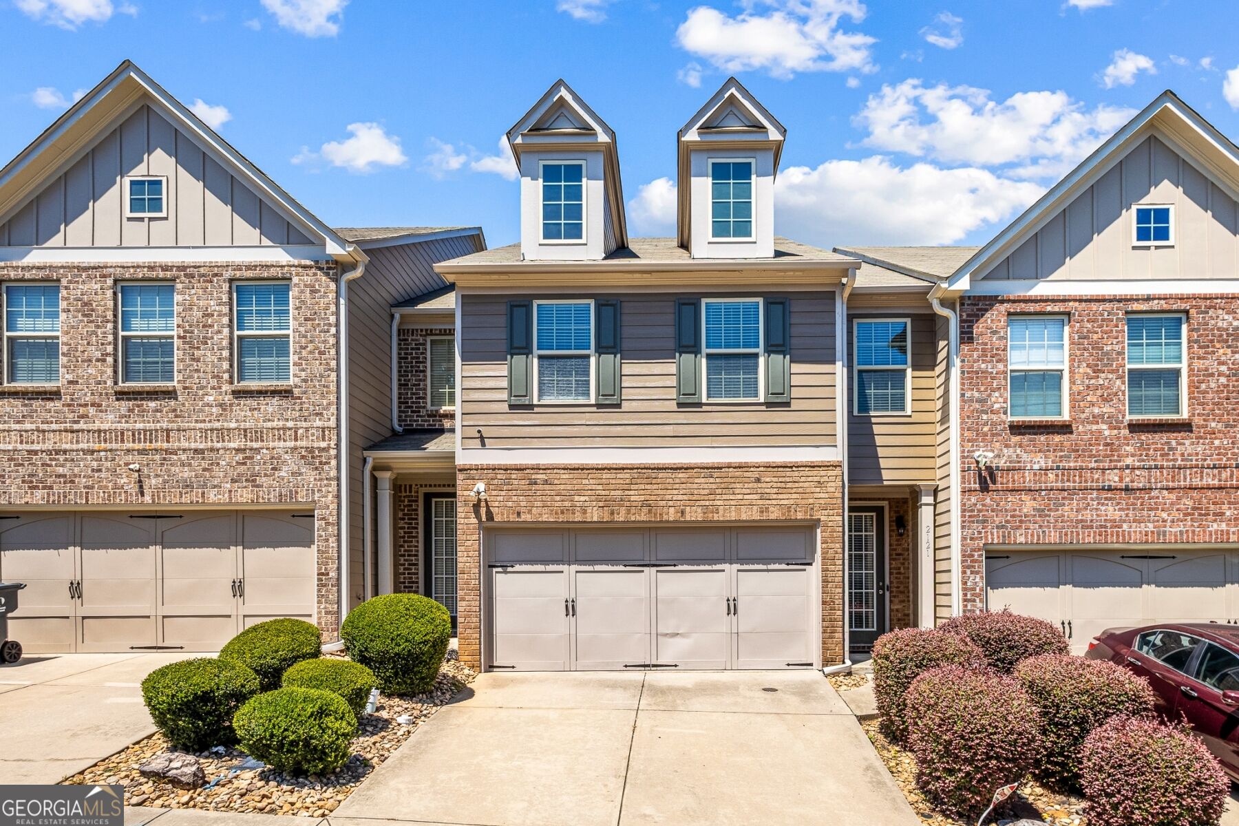 2121 Spicy Pine Ln — photo