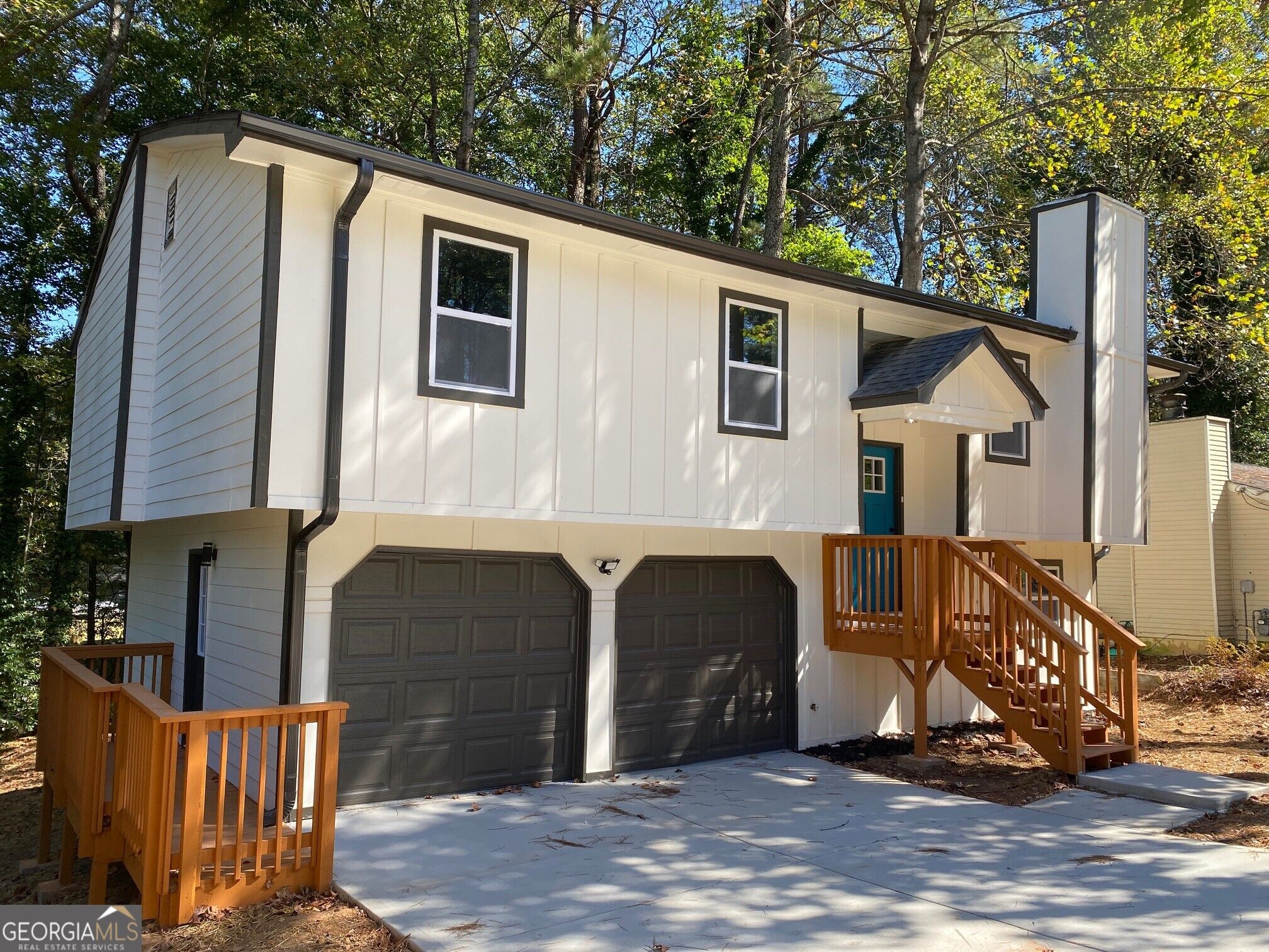 1413 Silver Lake Dr — photo