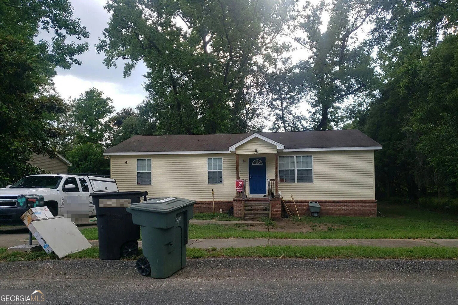 2418 Pontiac Dr — photo