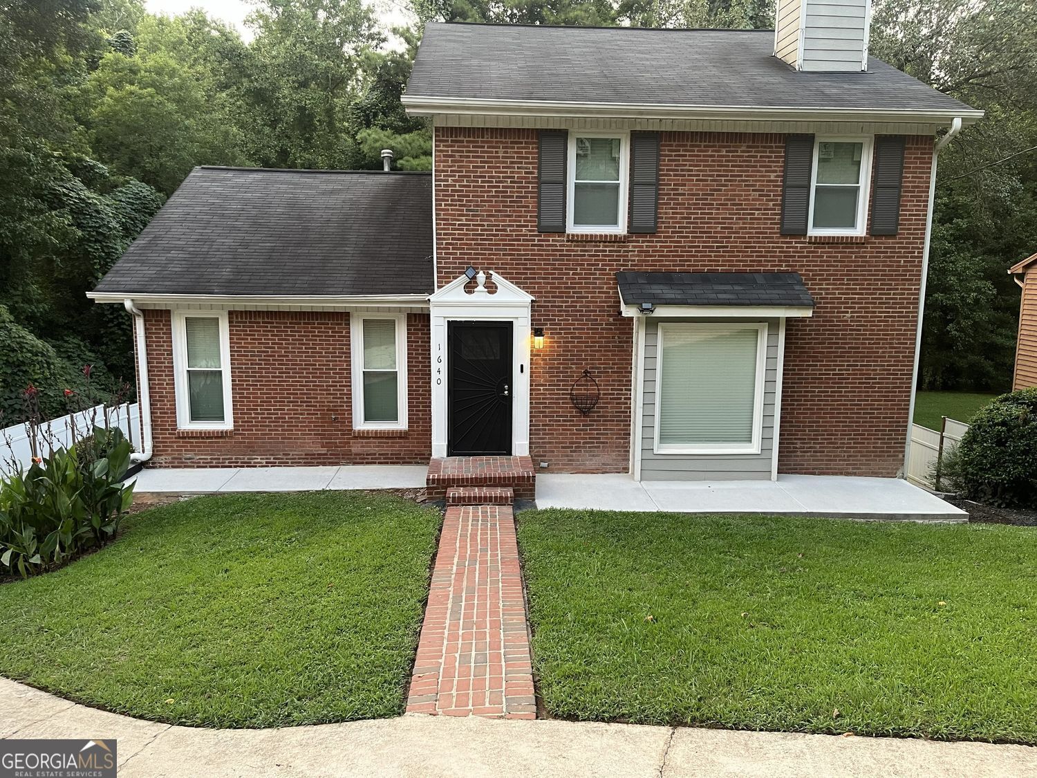 1640 Canberra Dr — photo