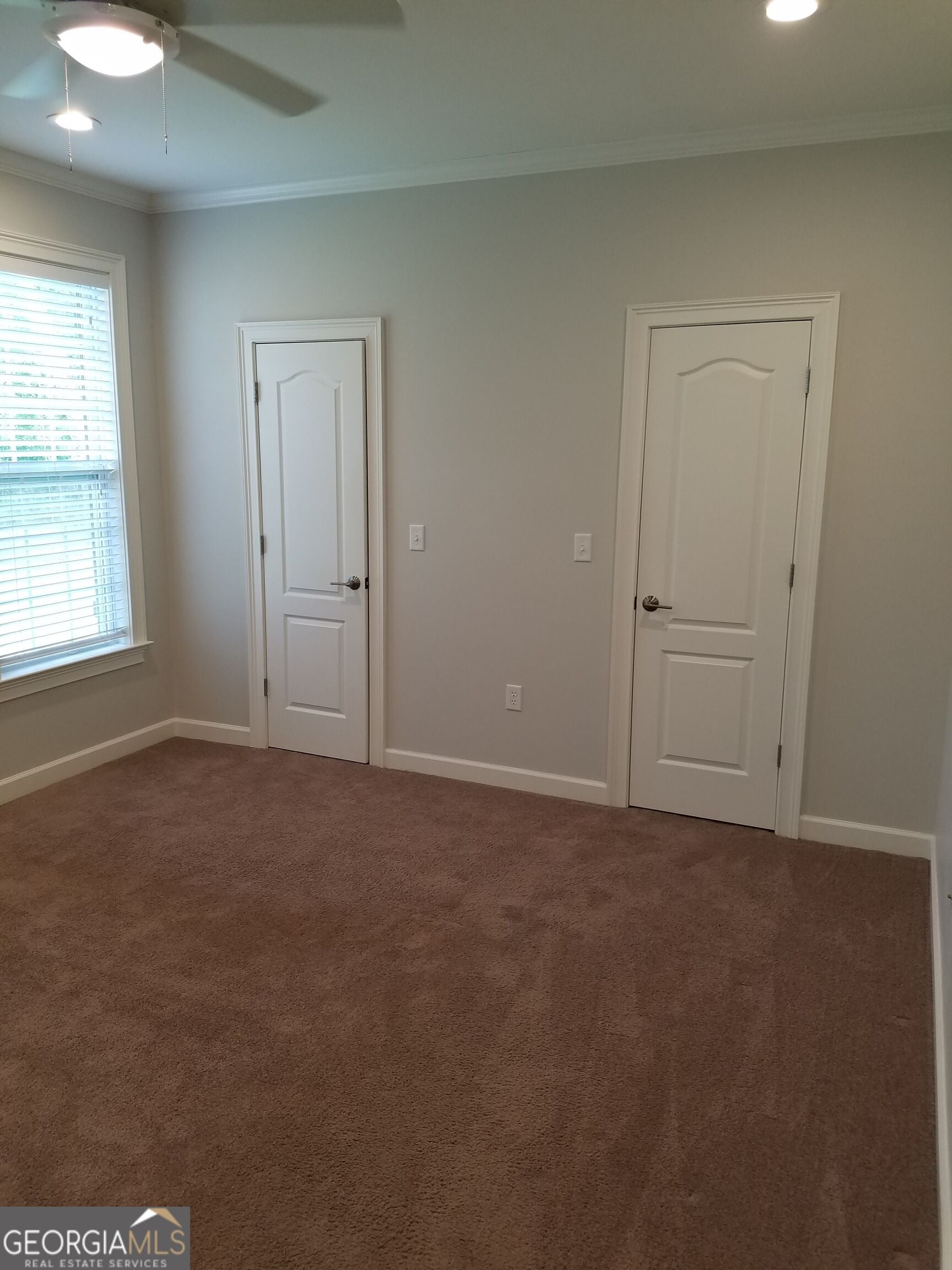 600 Country Club Rd Apt E2 — photo