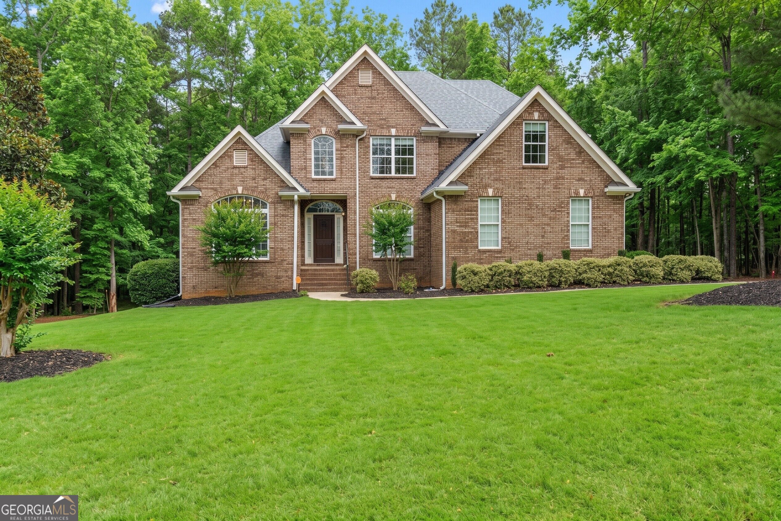 140 Wesley Dr — photo