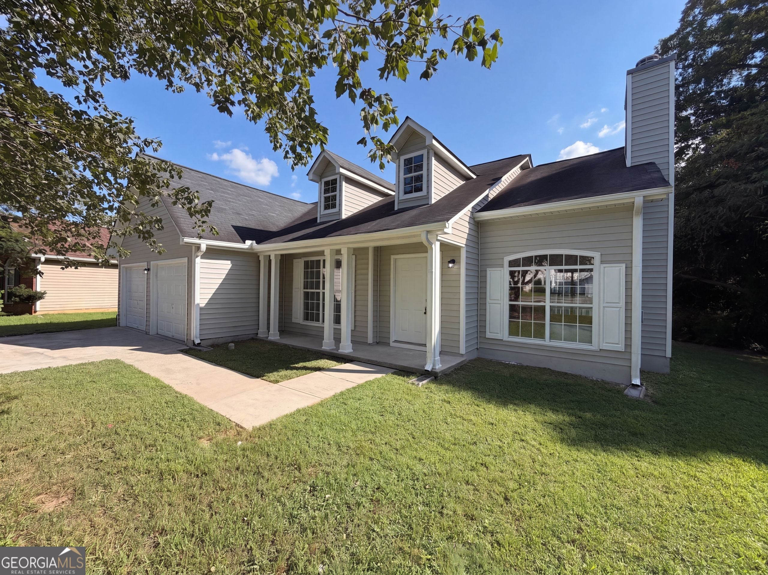 1088 Meadow Glen Cir — photo