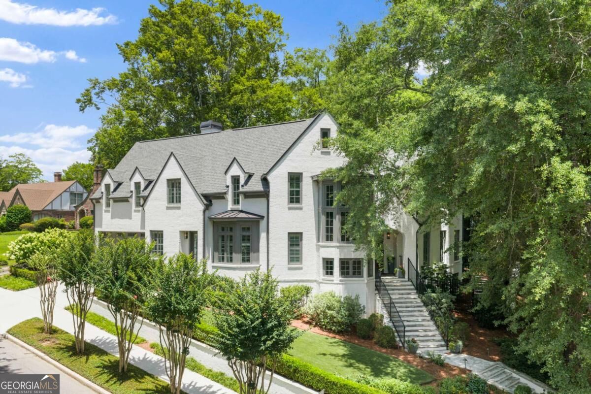 1610 W Sussex Rd NE — photo