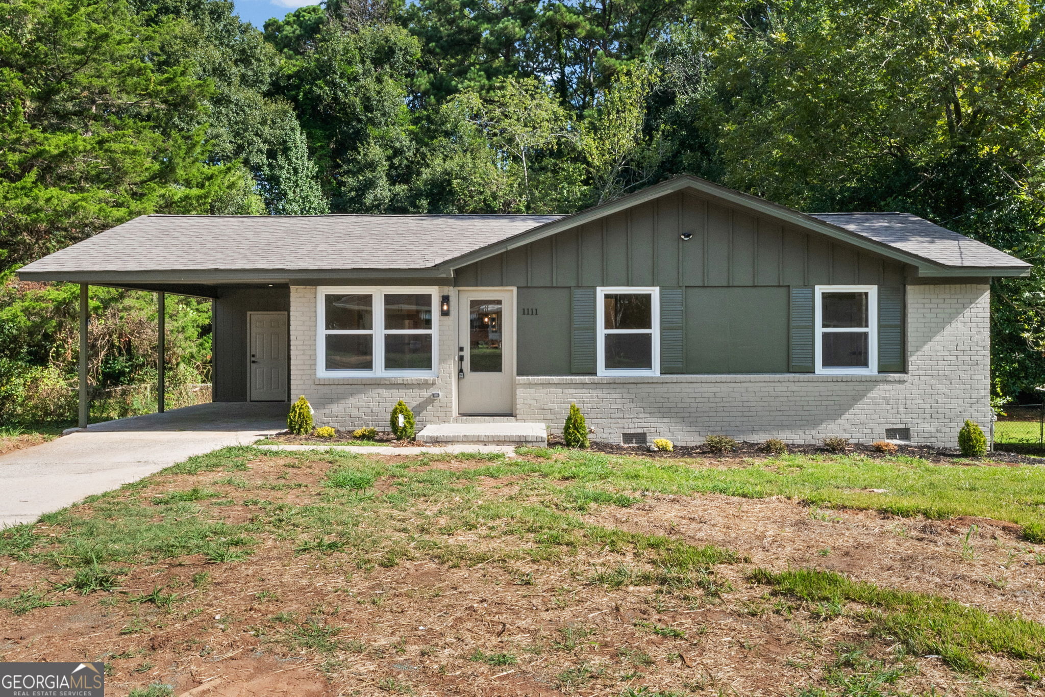 1111 Parkview Dr — photo