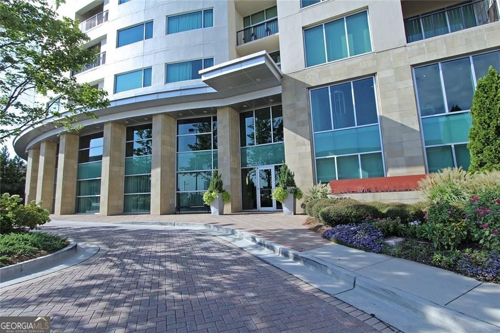 Home in Atlanta, GA 30346 — photo 3