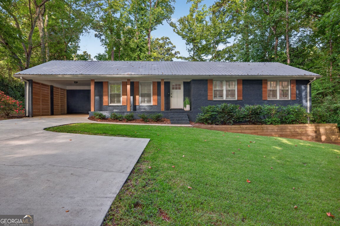 327 Dickson Dr — photo