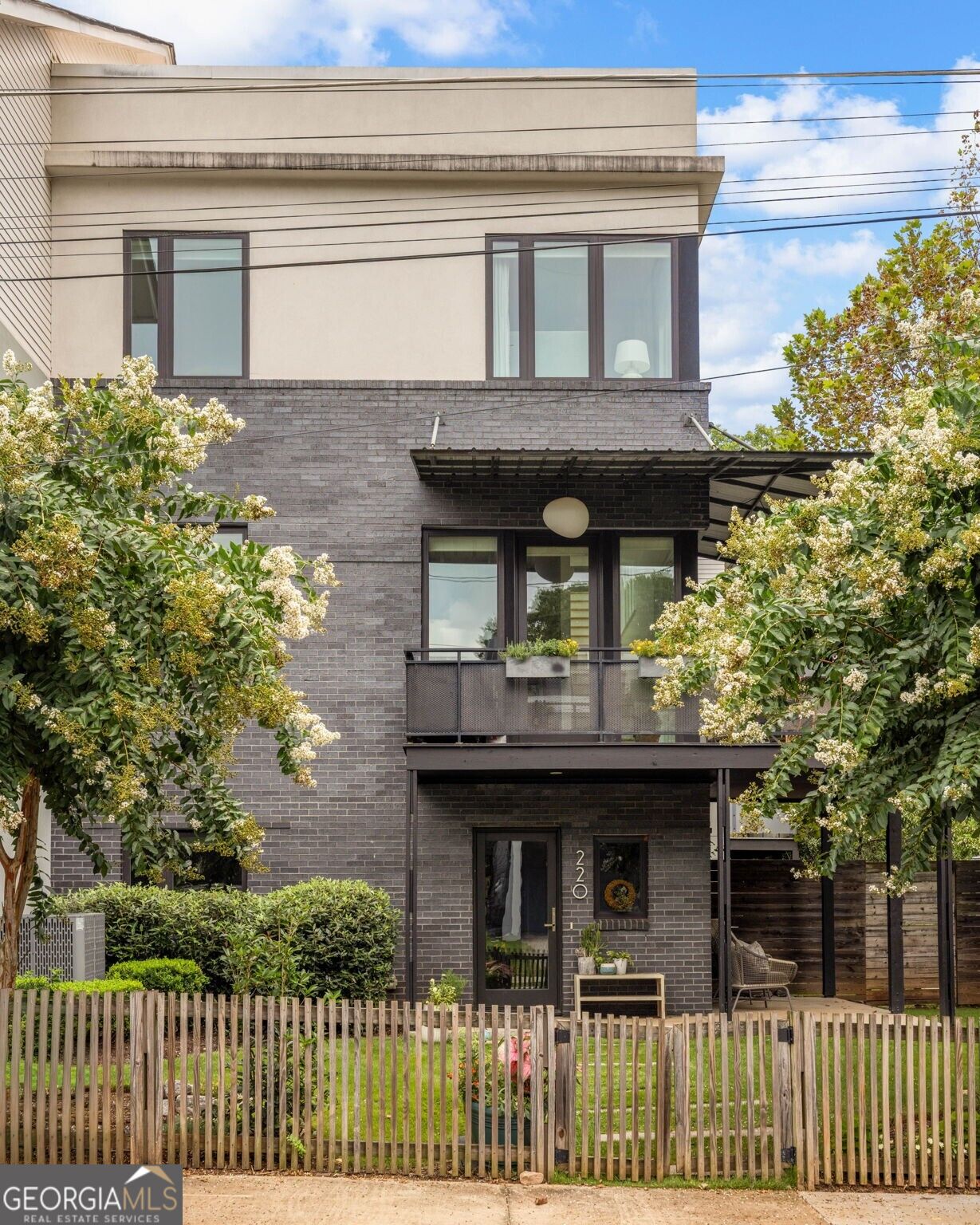 220 Wilbur Ave SE — photo