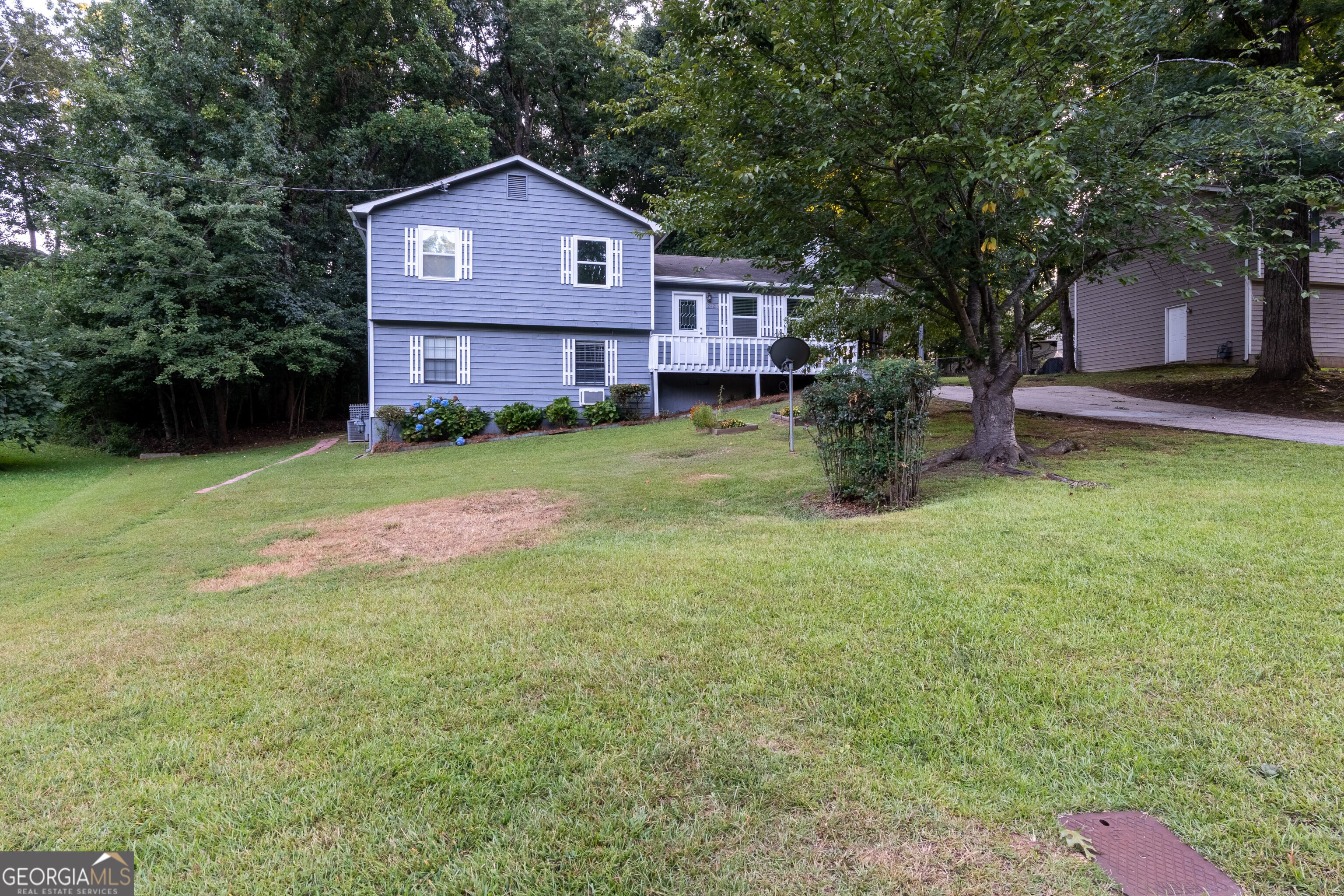 2424 Rhine Ct — photo