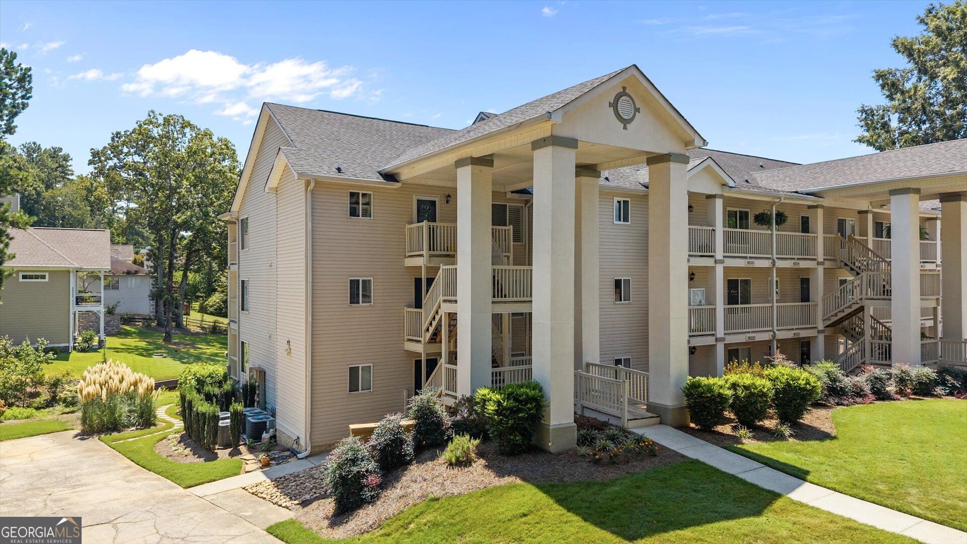 706 Berry Ct — photo