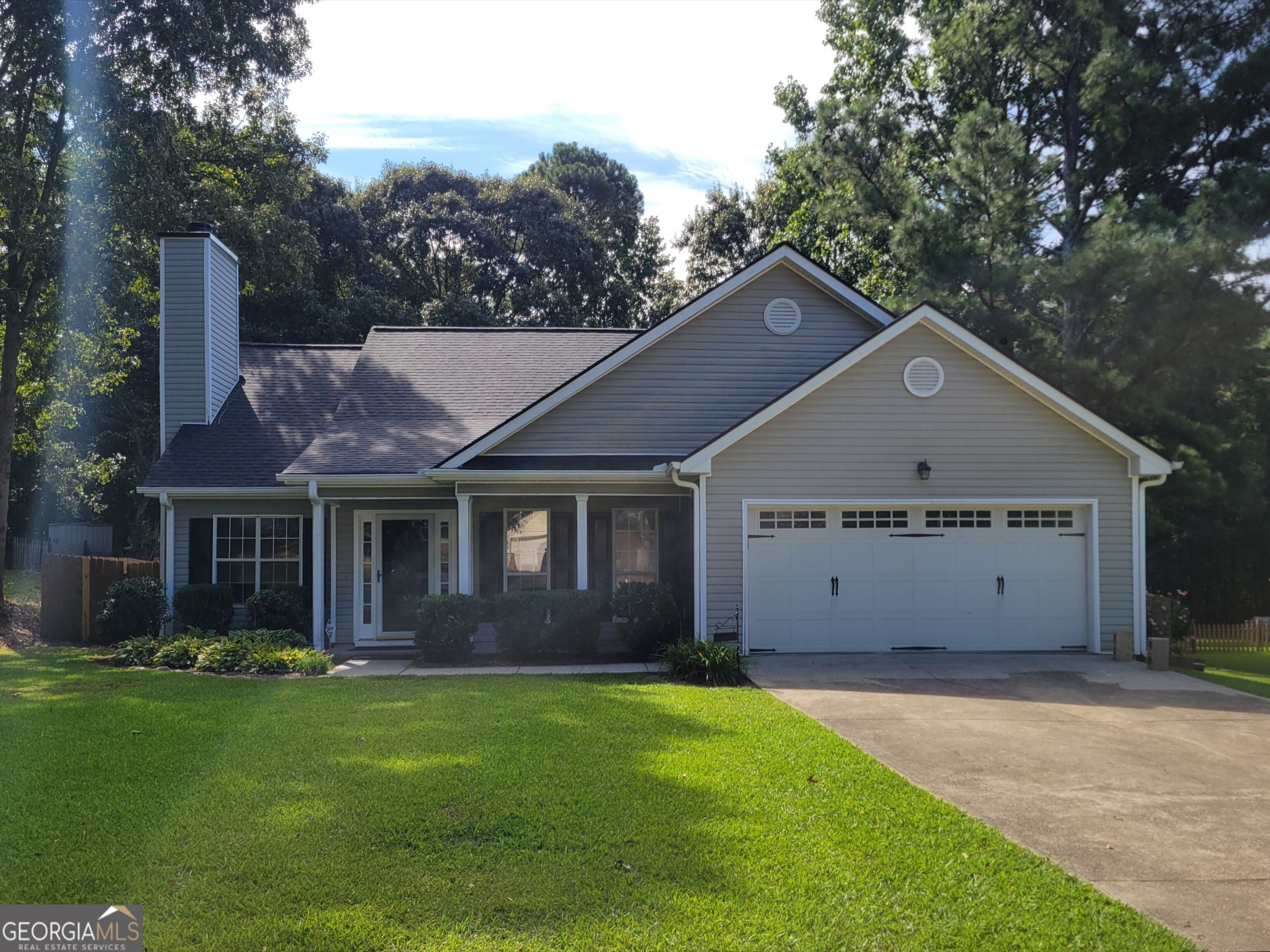 516 Oxford Rdg — photo
