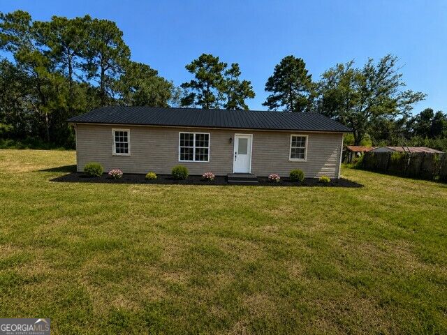 81 Daphney Ln — photo