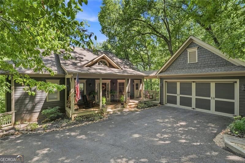 1458 Valley View Dr — photo