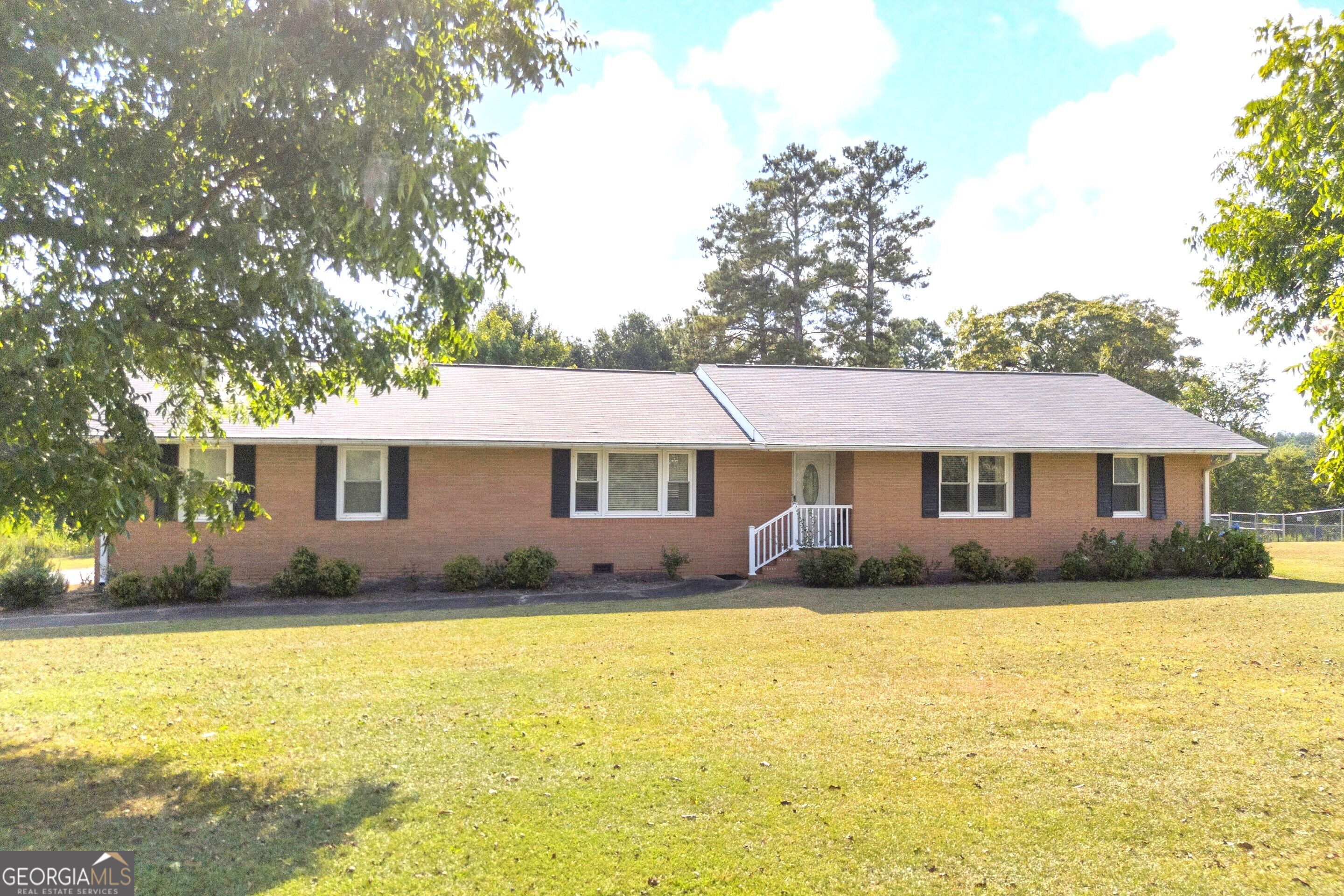 1229 Crestview Dr — photo