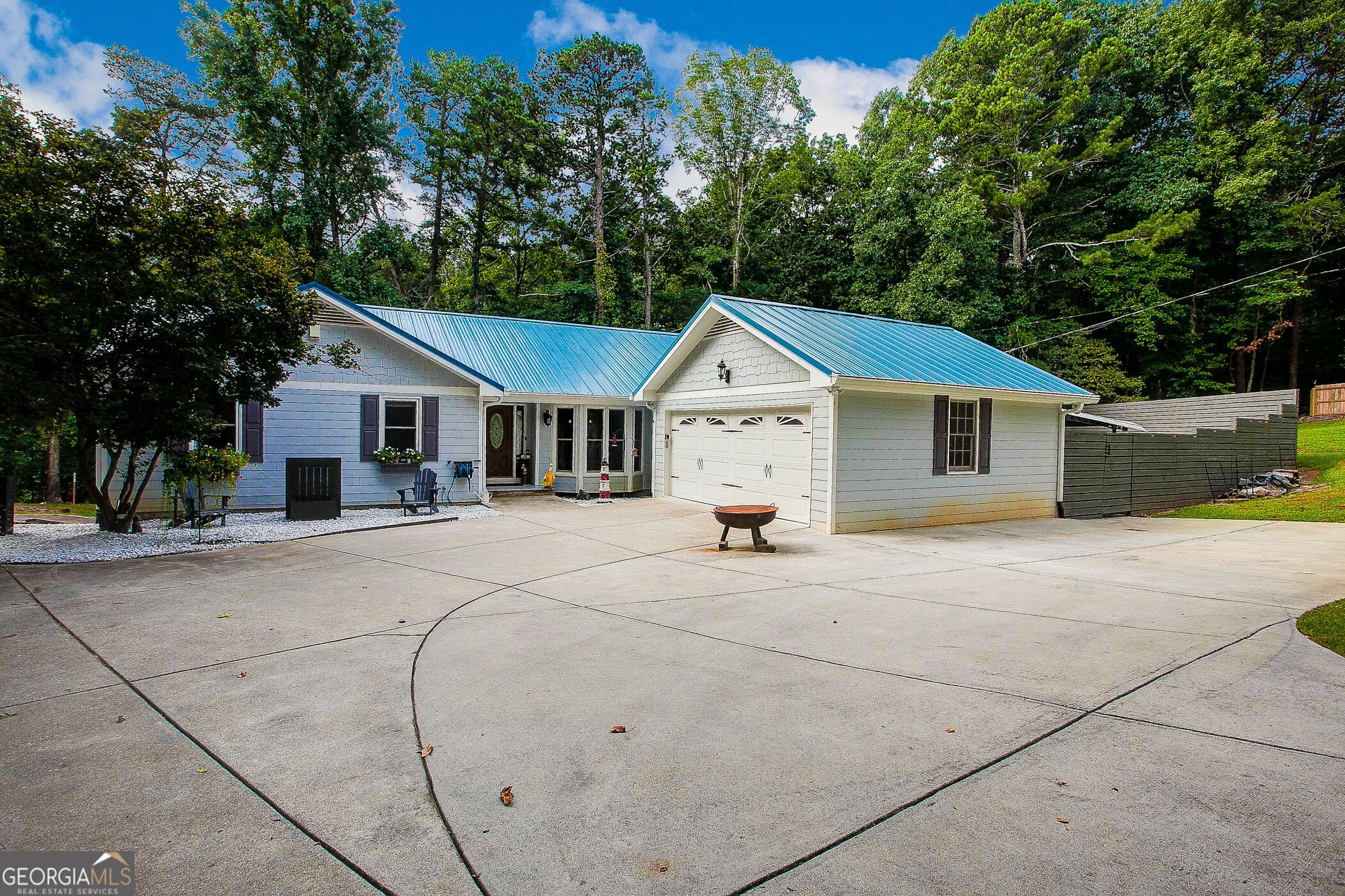1695 Lakeside Trl — photo