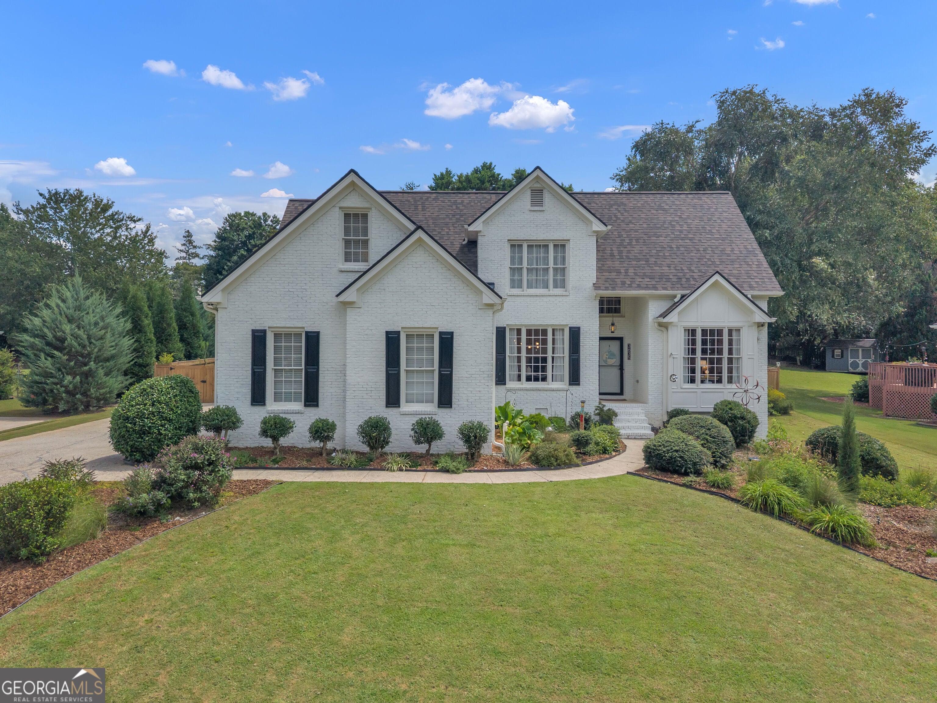 3635 Chartwell Dr — photo