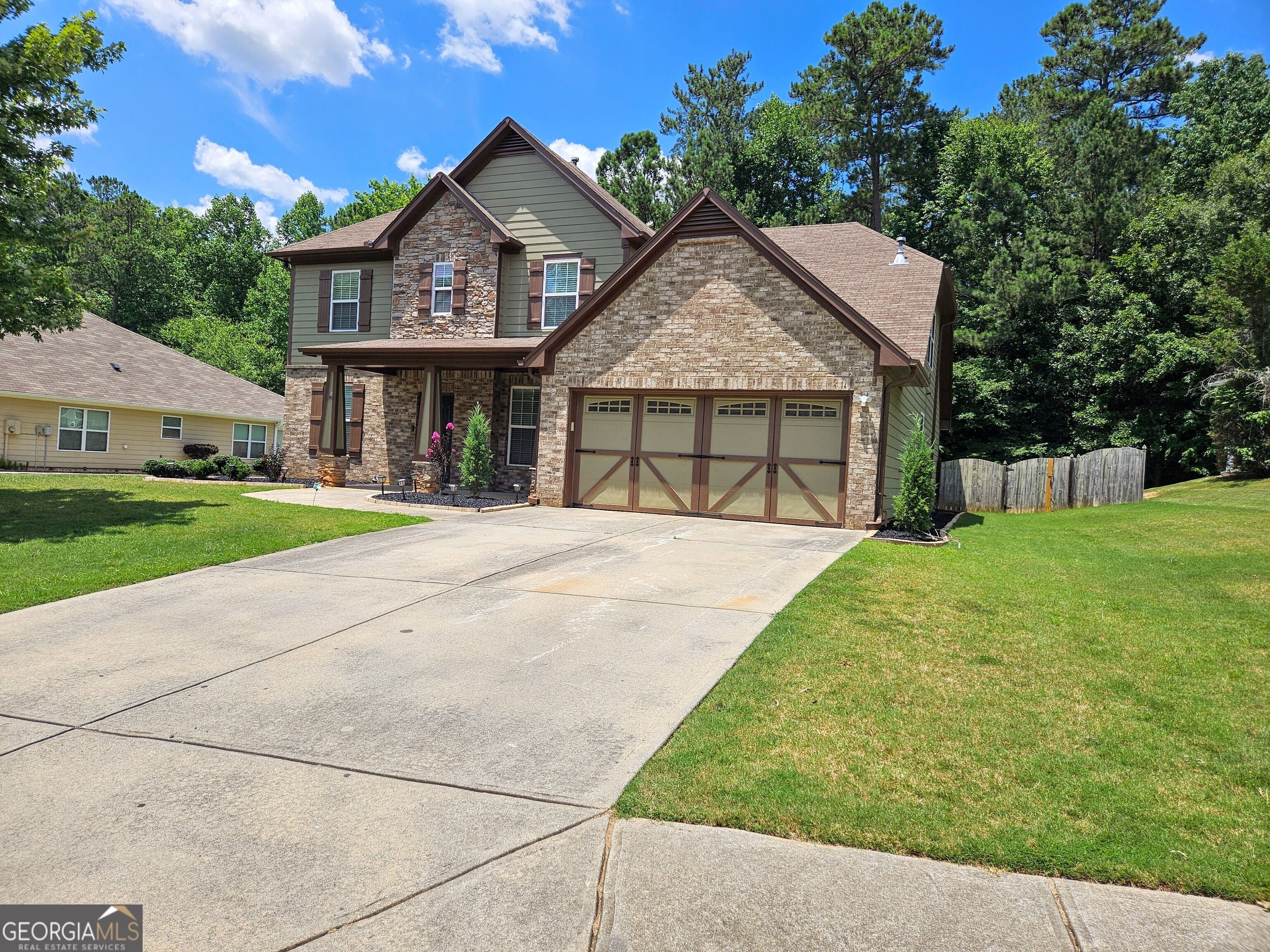 536 Longwood Pl — photo