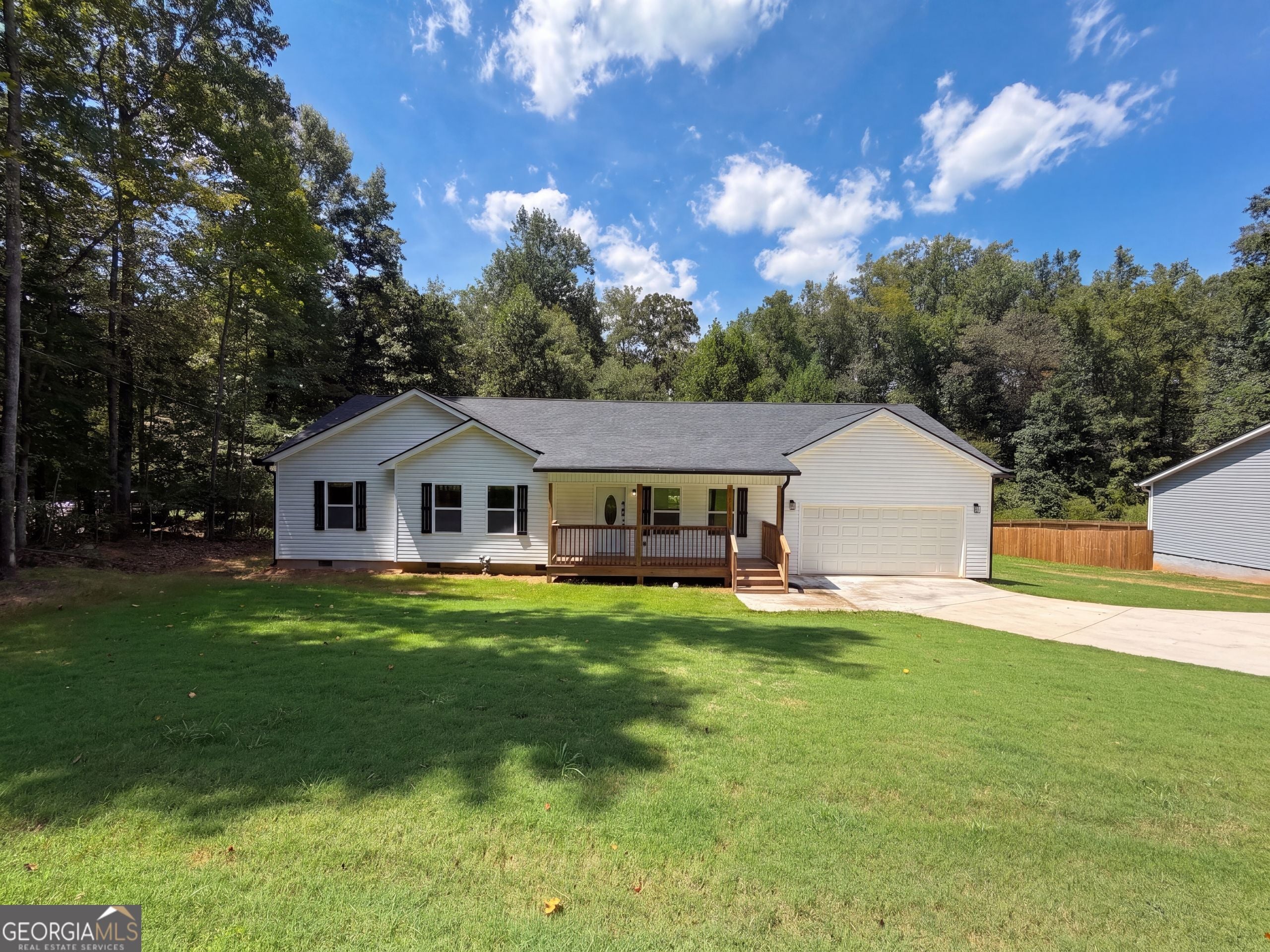 201 Deerfield Ln — photo