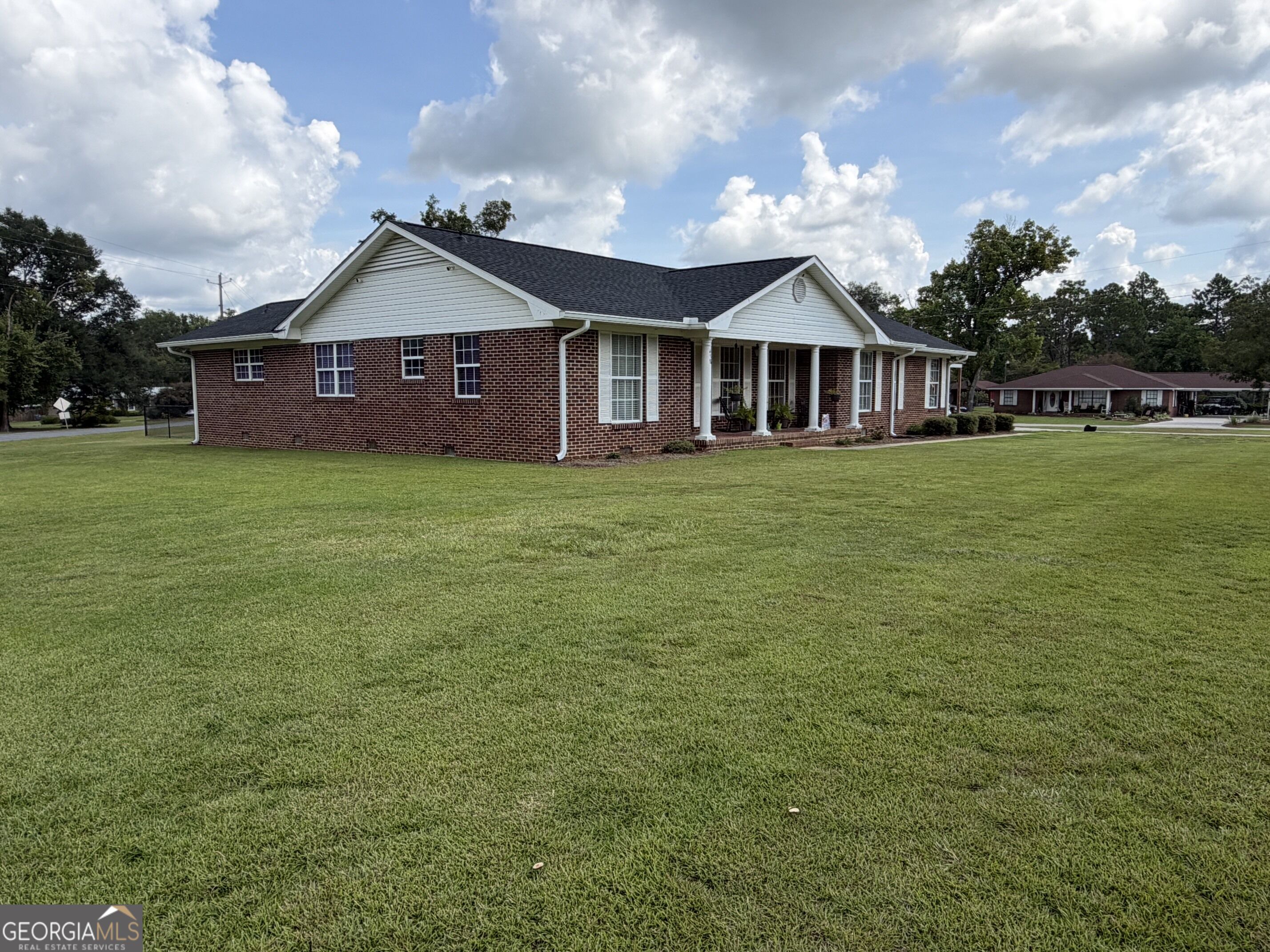 438 W Oglethorpe Avenue, Lyons, GA 30436 — photo 2