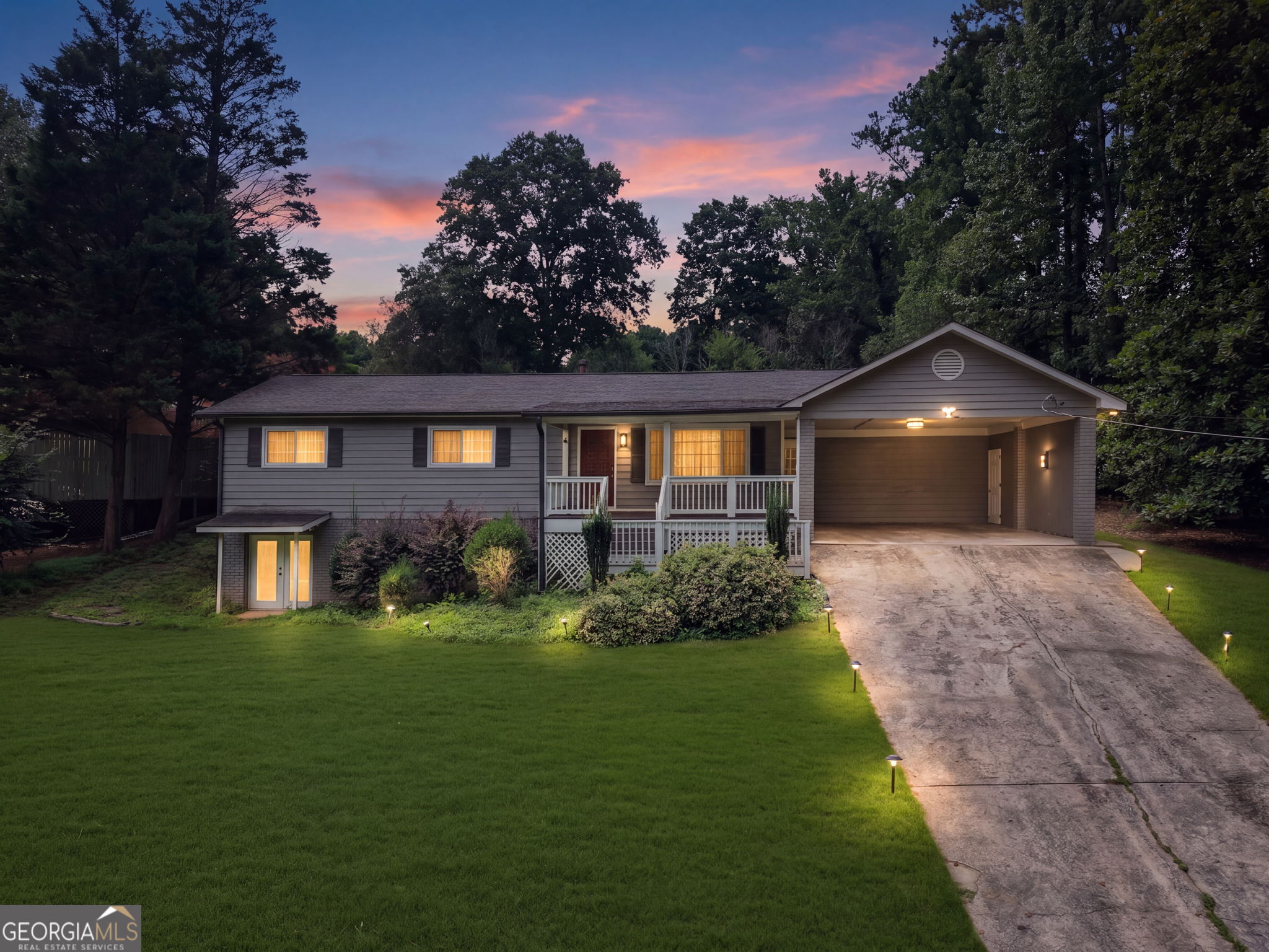 4599 Cedar Knoll Dr NE — photo