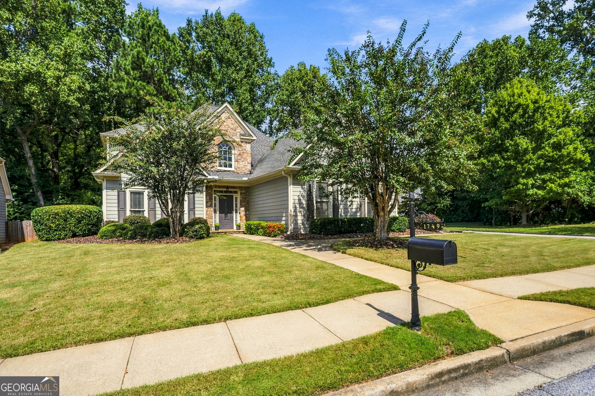 1749 Glen Echo Way — photo