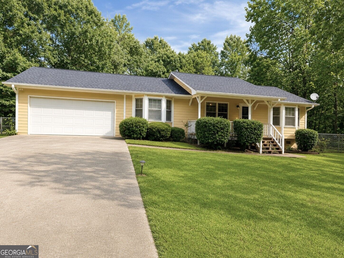205 Meadowbrook Dr — photo