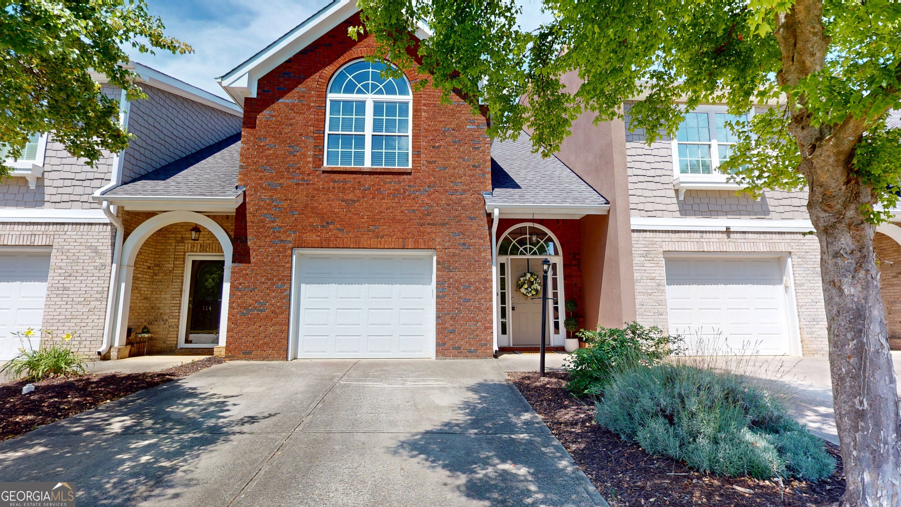 116 Wisteria Dr — photo