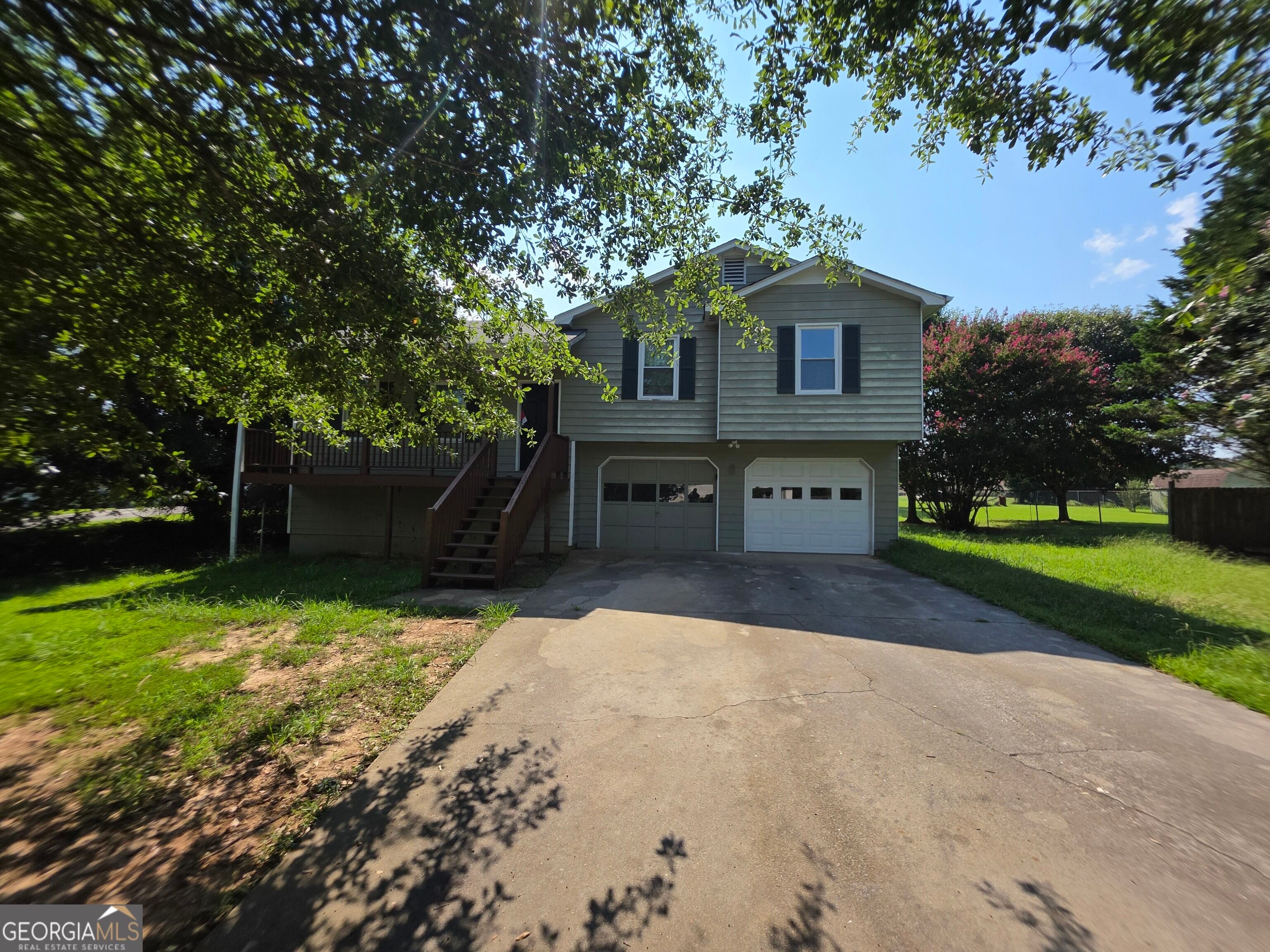 17 Winchester Dr — photo