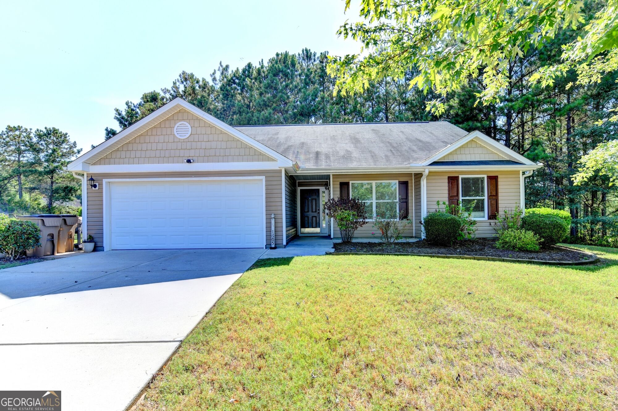 1605 Jessica Ln — photo
