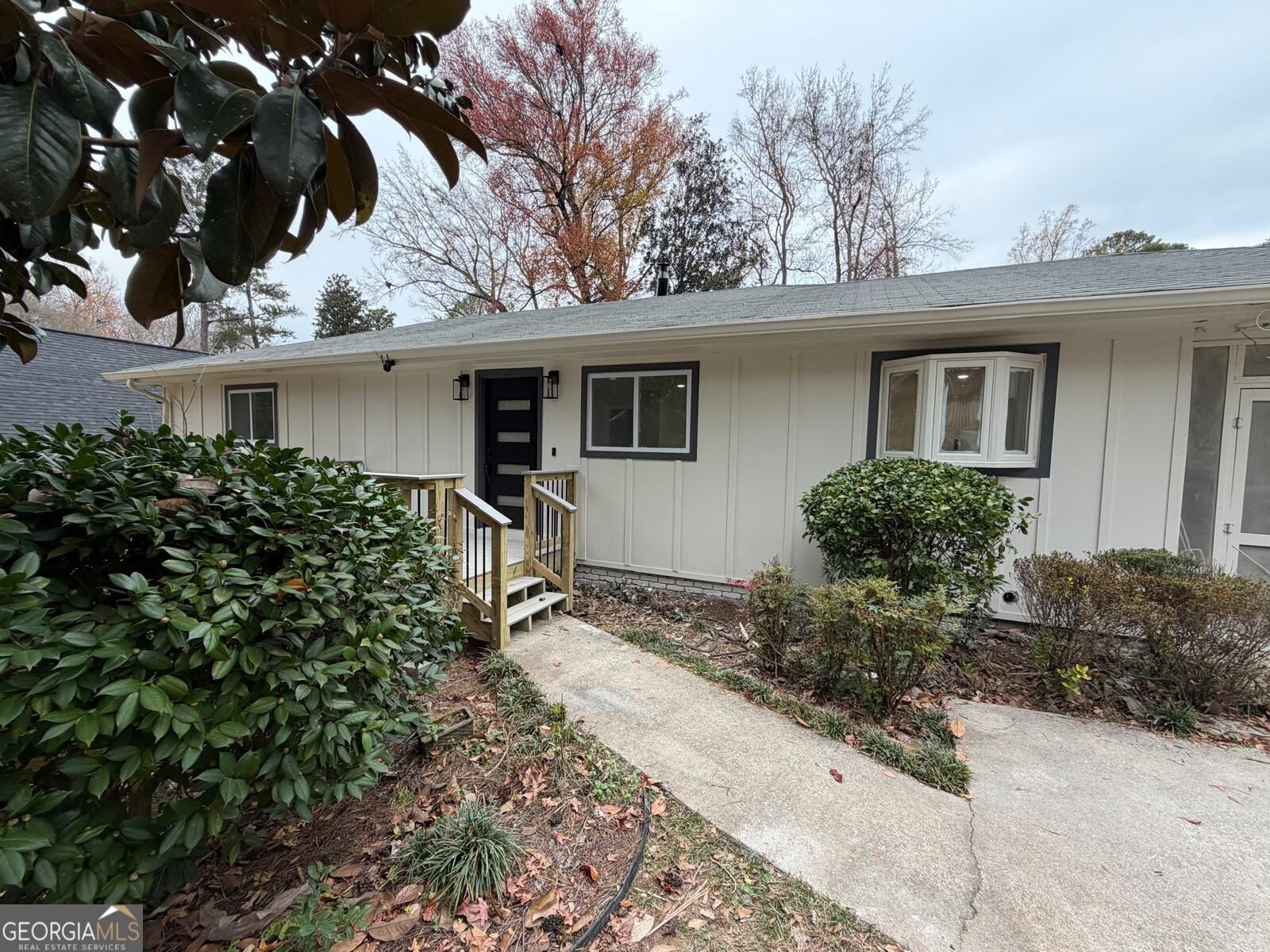 42 W Belle Isle Rd NE — photo
