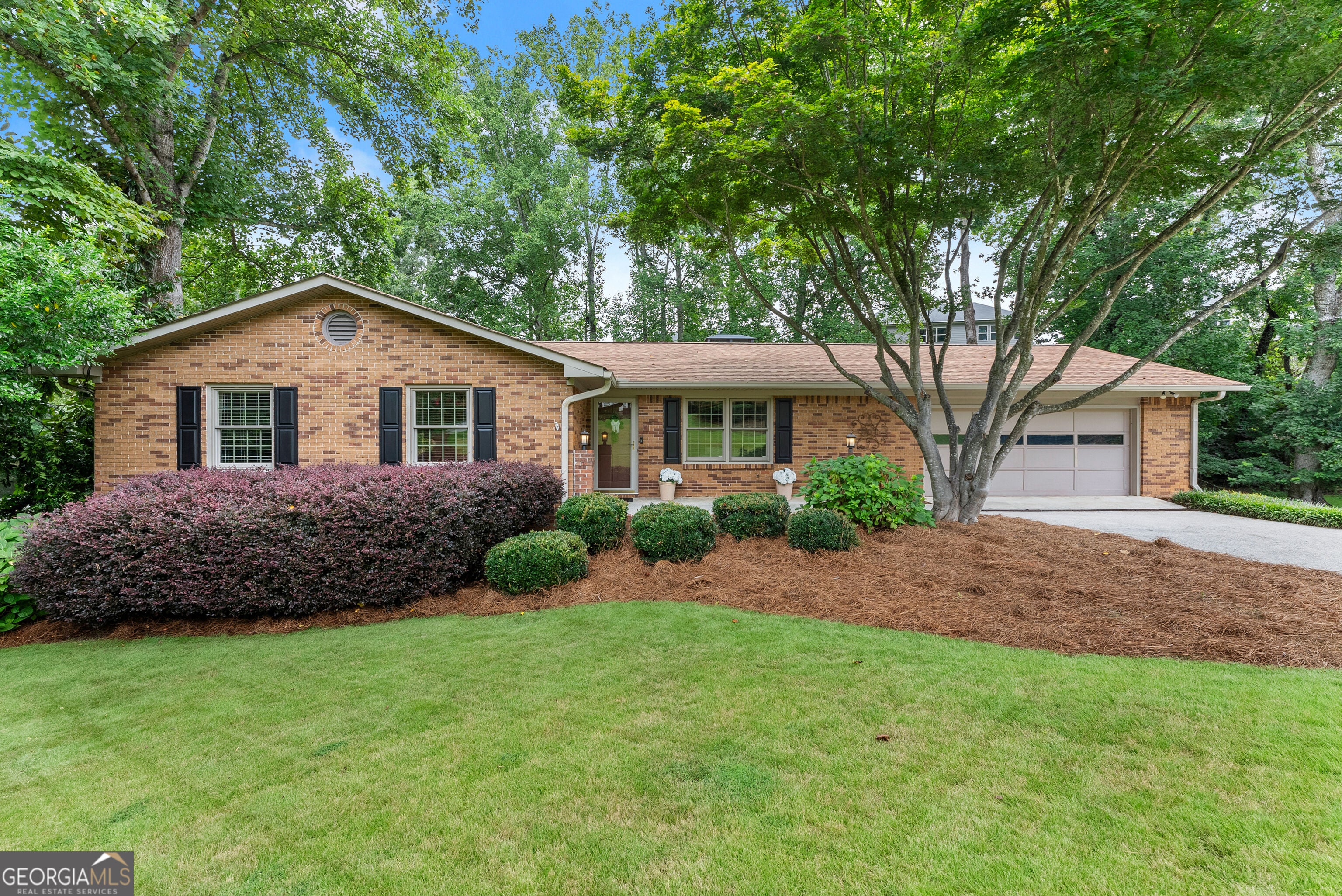290 Cochran Dr — photo